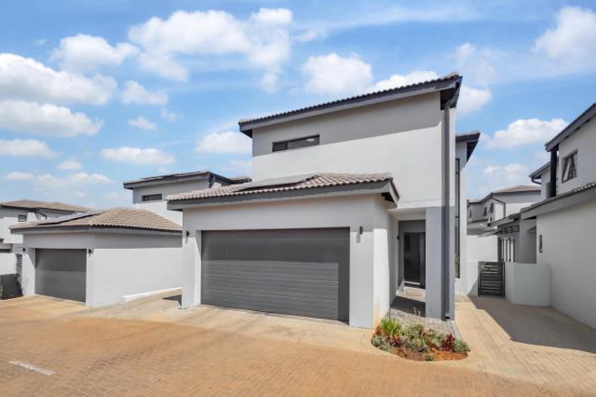 Luxury Townhouse in Little Falls Awaits You