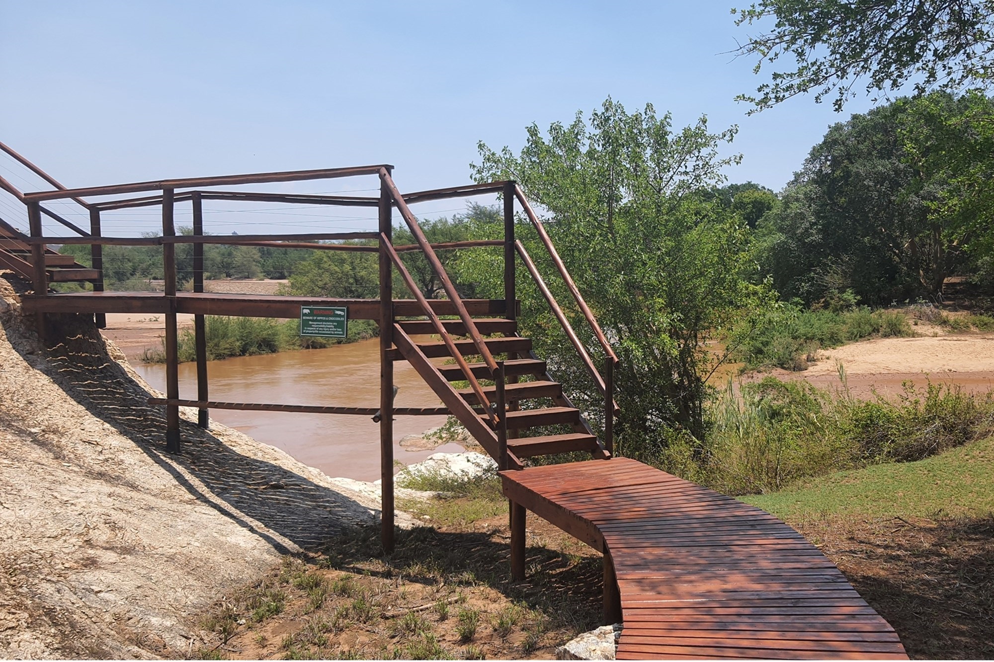 Buy one or more of the few stands available in the Hoedspruit Area for below R1.0m