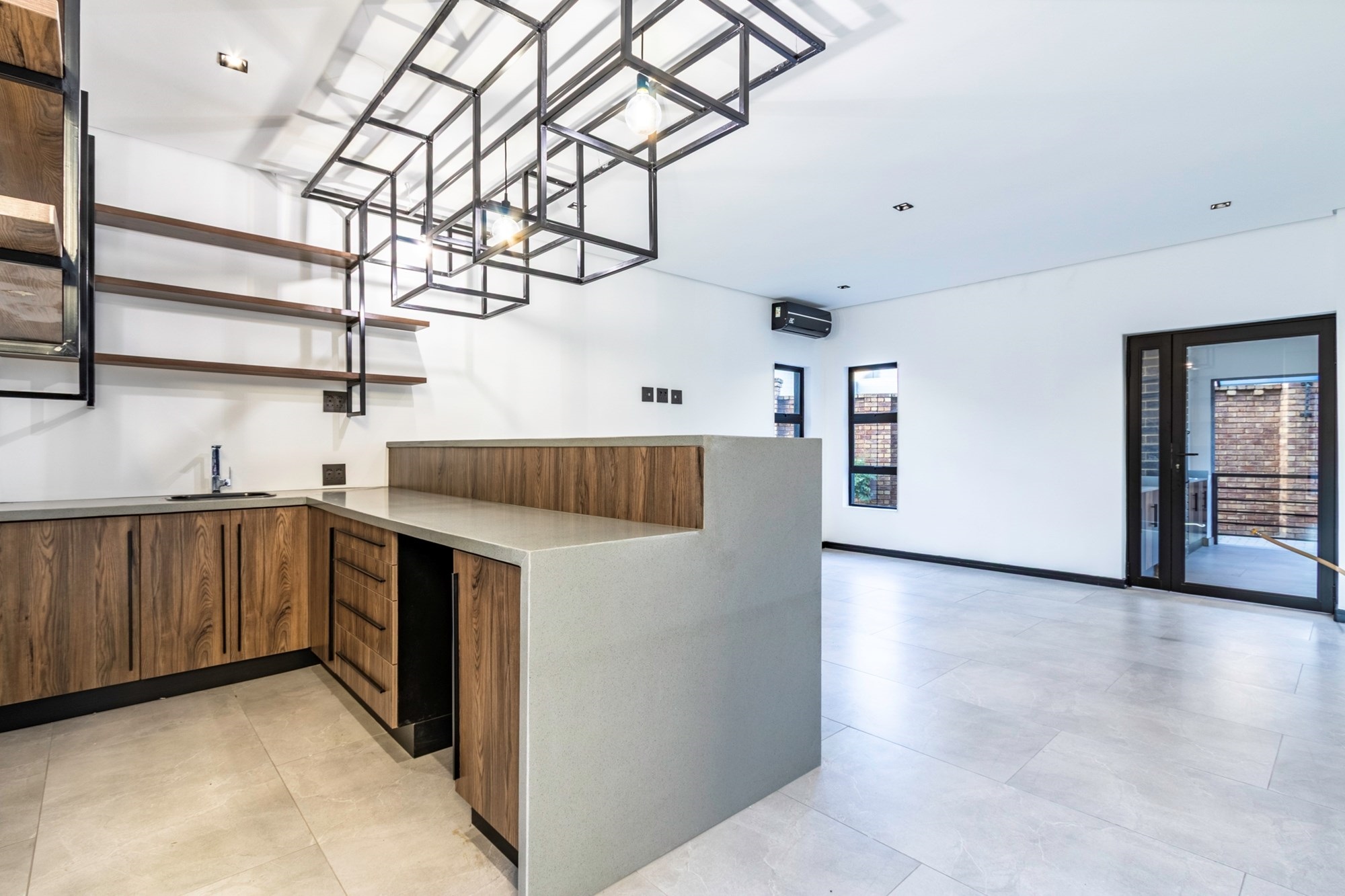 Newly Built 4 Bedroom Luxury Home for sale in Sunward Park
