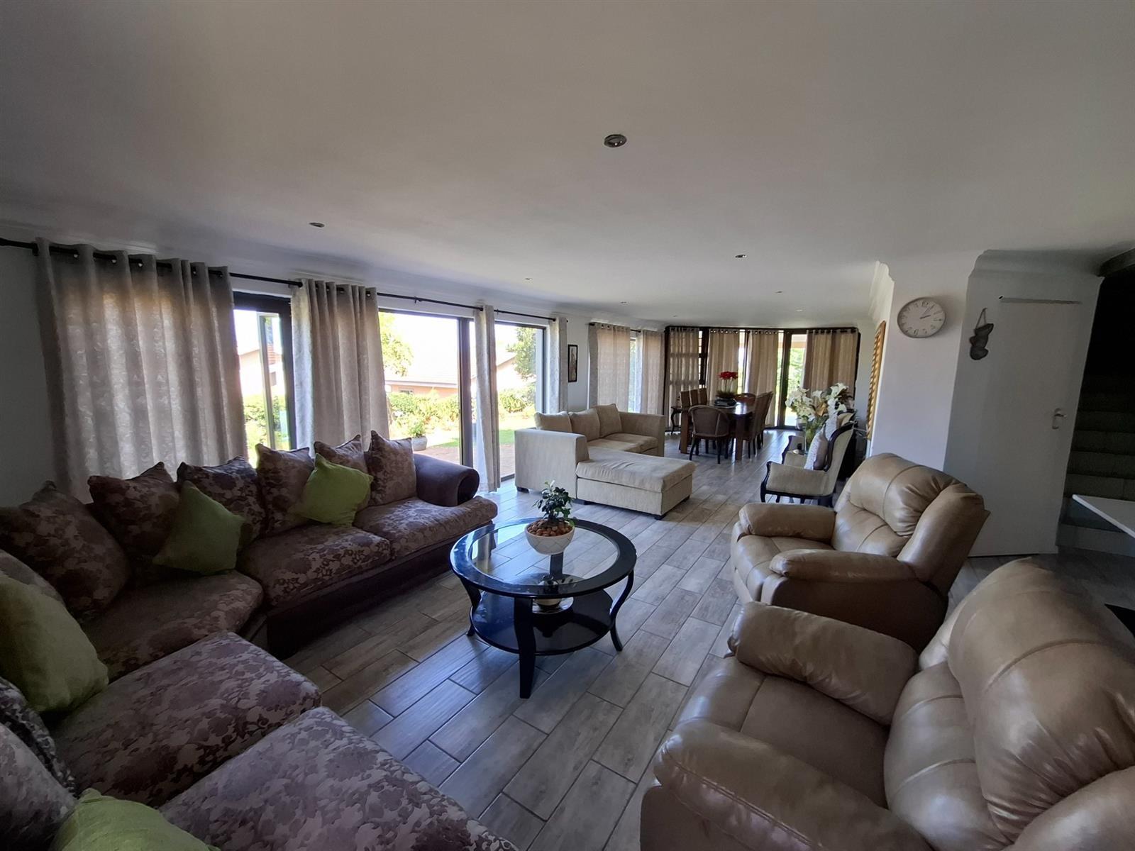 "Elegant Coastal Townhouse in KwaZulu Natal"