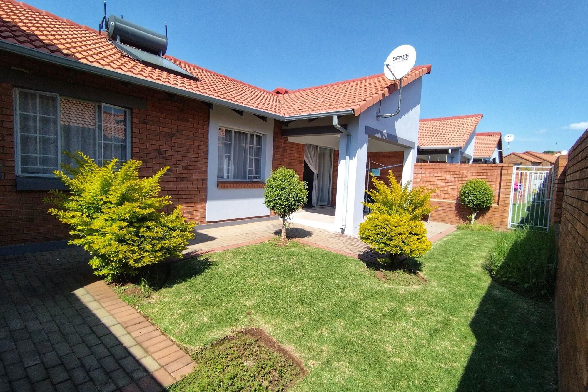 2 Bedroom Townhouse For Sale