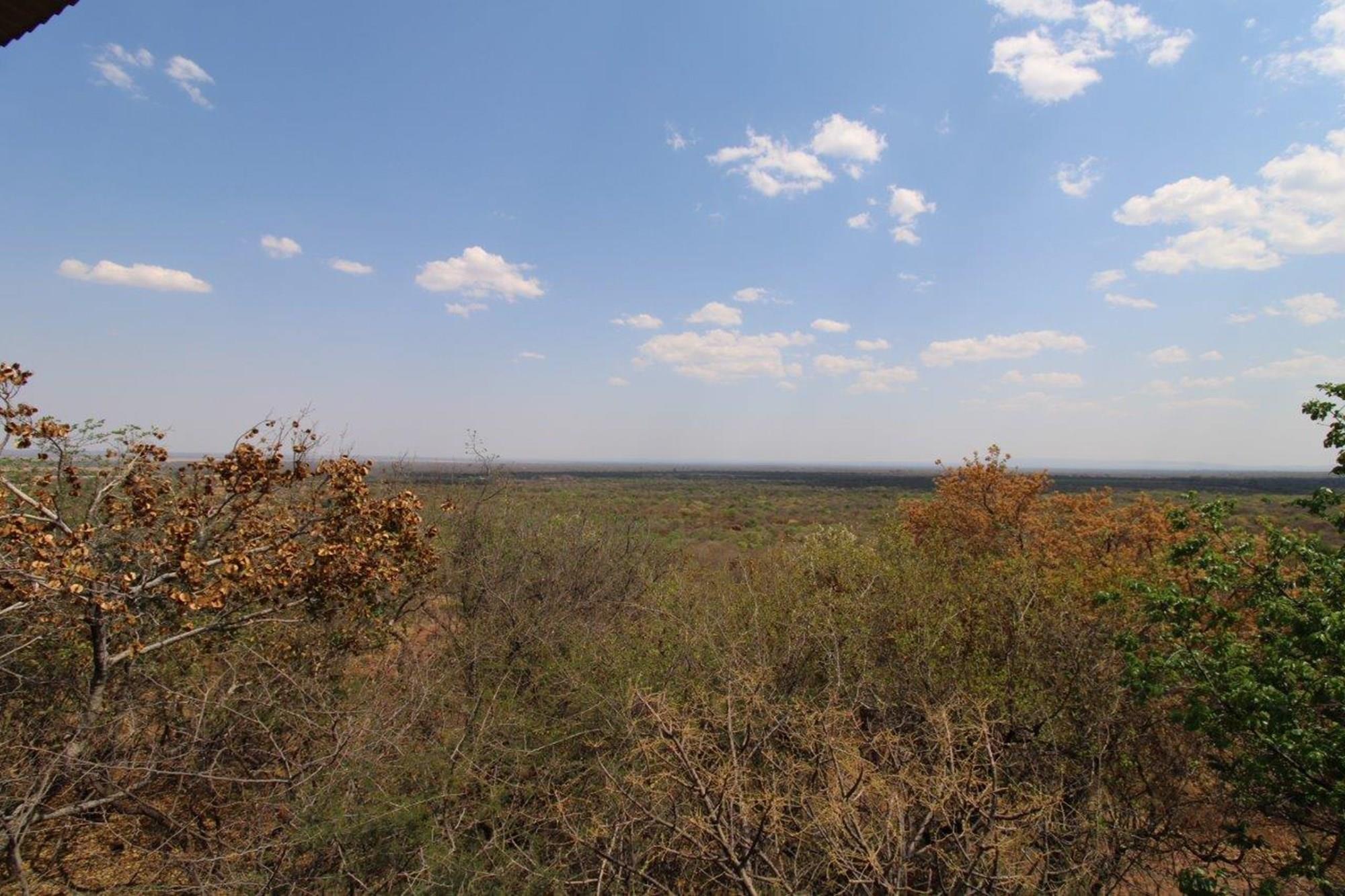 Thaba Moriri - Vacant stand with spectacular mountain views