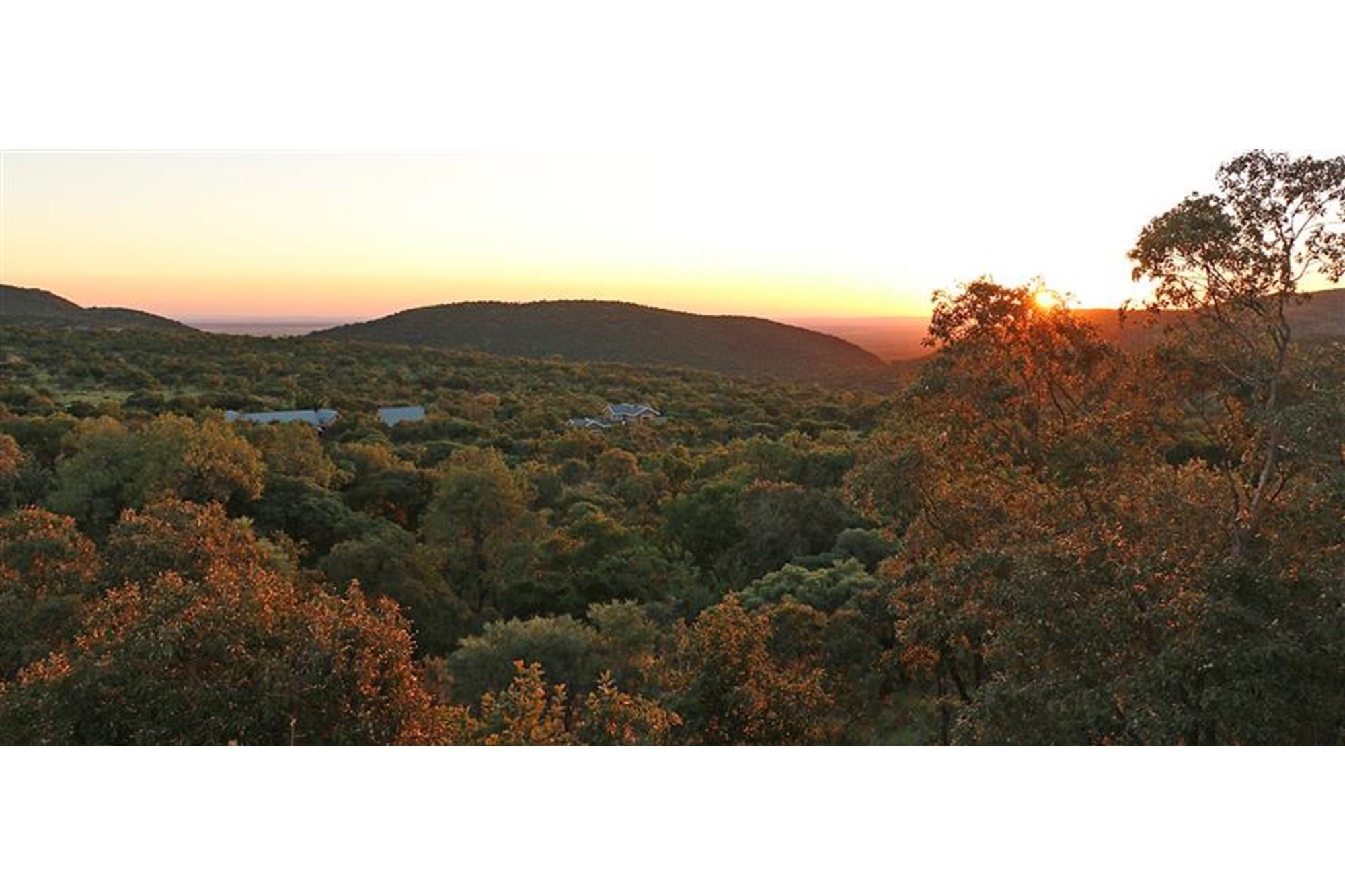 Thaba Moriri - Vacant stand with spectacular mountain views