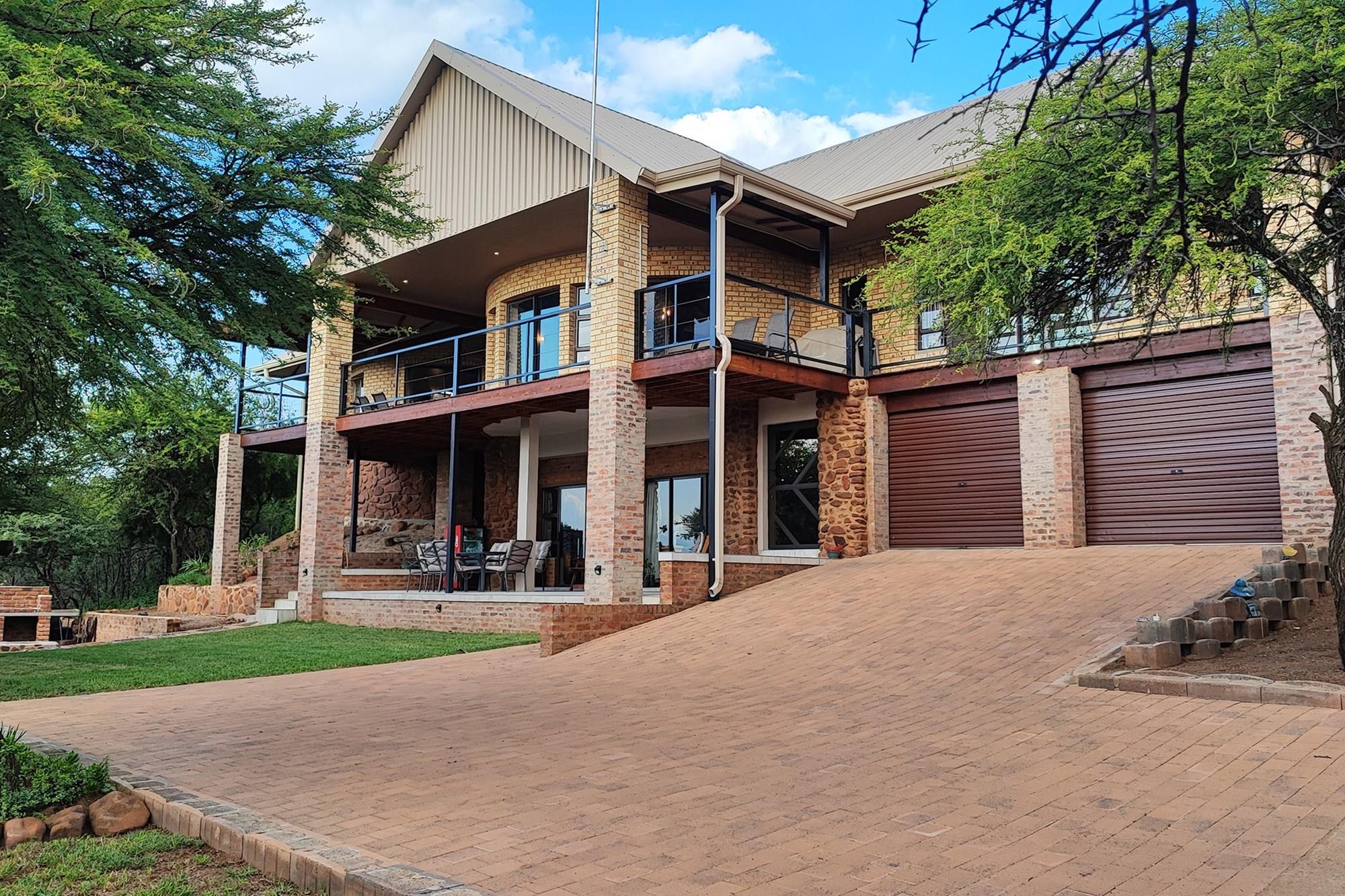 Beautiful 3 Bed House in Private Game Estate with Panoramic Views