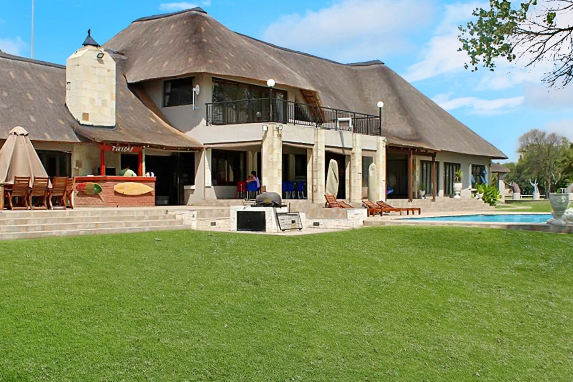 Exceptional Dam-Front Small Holding in Kaalplaats East