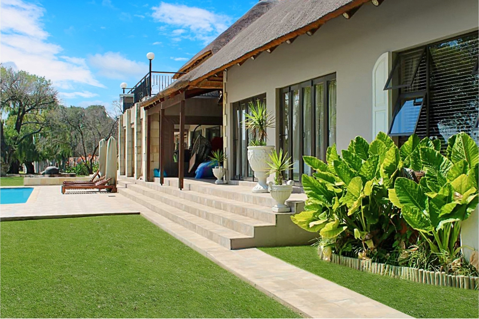 Exceptional Dam-Front Small Holding in Kaalplaats East