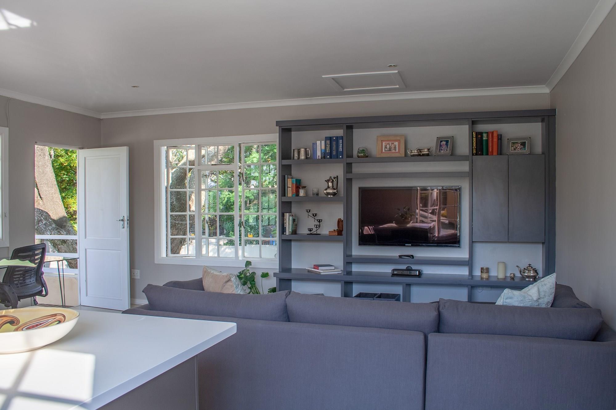 Cottage for rent in Parkview, Johannesburg, 1020 m²