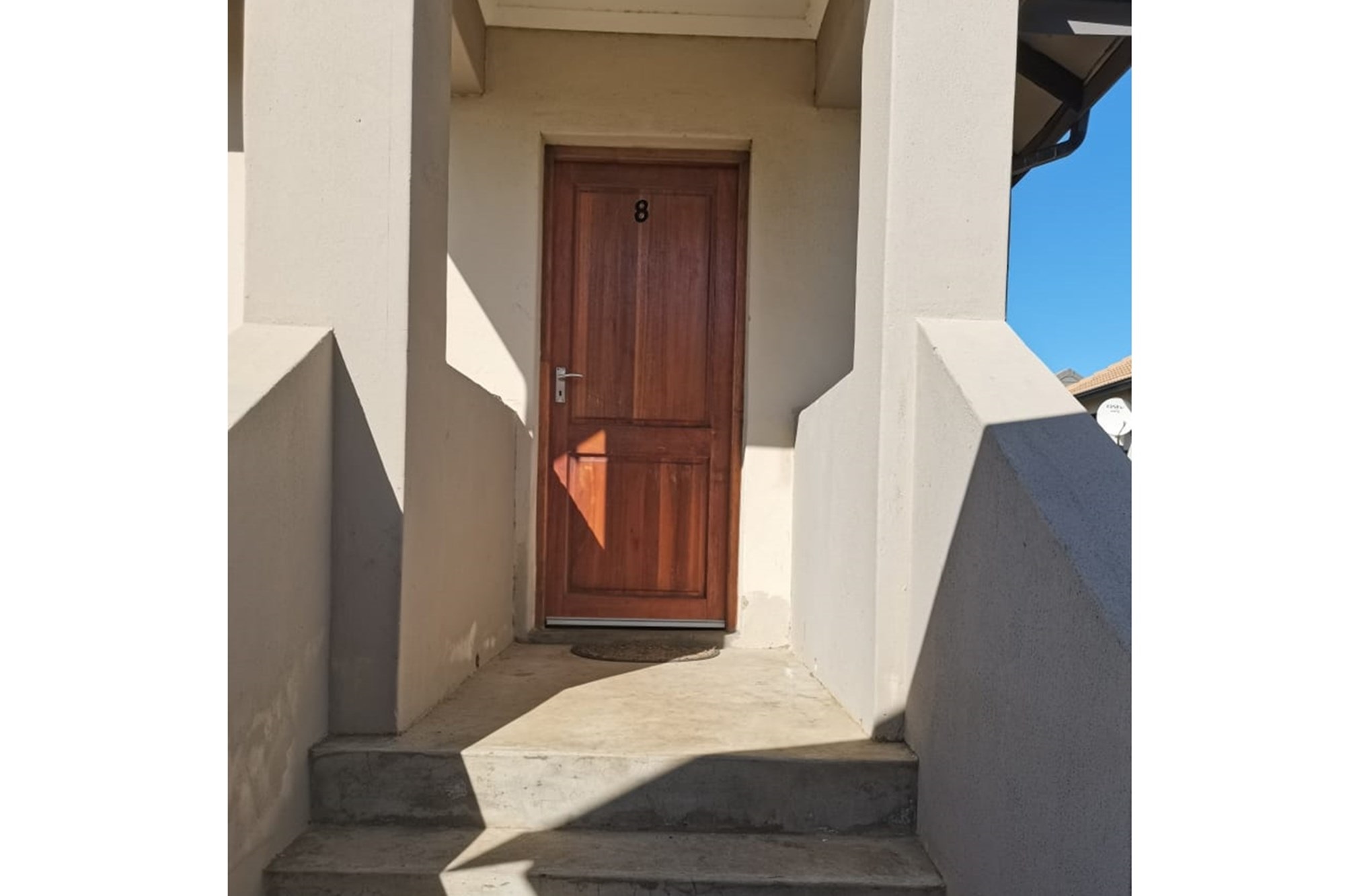 Apartment for sale in Kidds Beach, East London, 52 m²