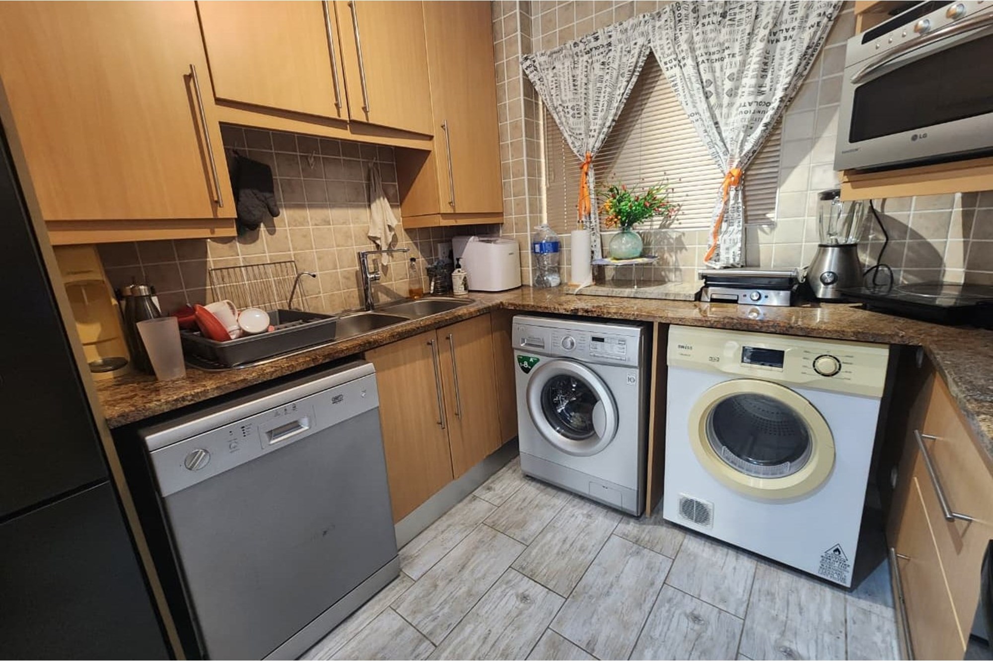 Move In Ready Apartment on Main Beach Furnished and Secure