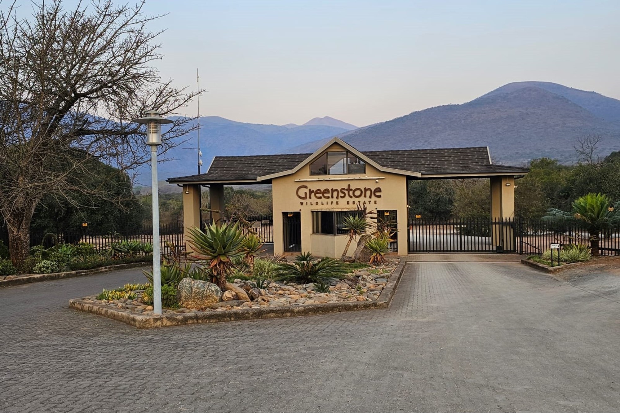 "Greenstone Wildlife: Luxurious Home Awaits You"