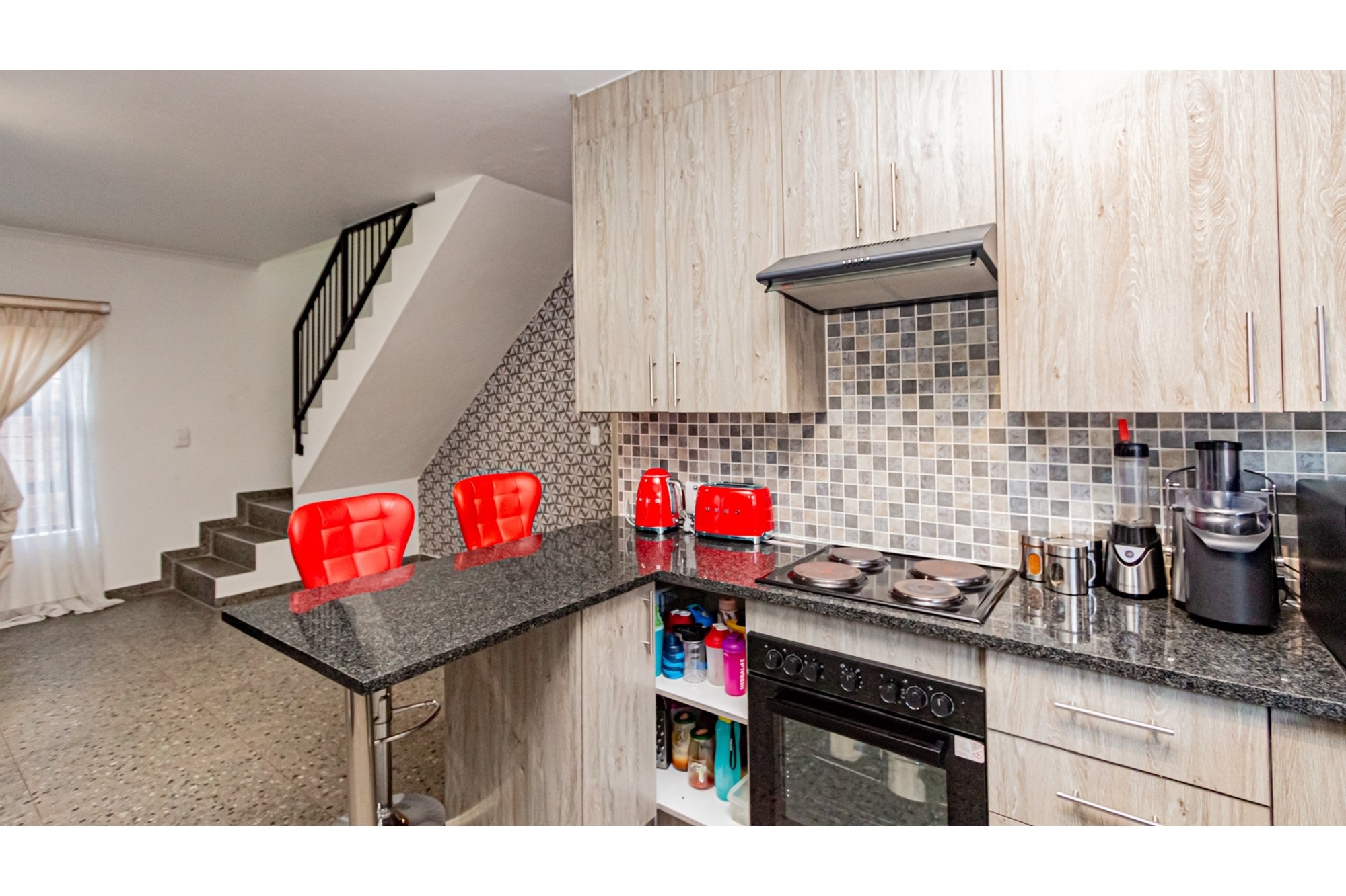 Modern Townhouse in Ruimsig 3 Beds 2.5 Baths Pool in Complex