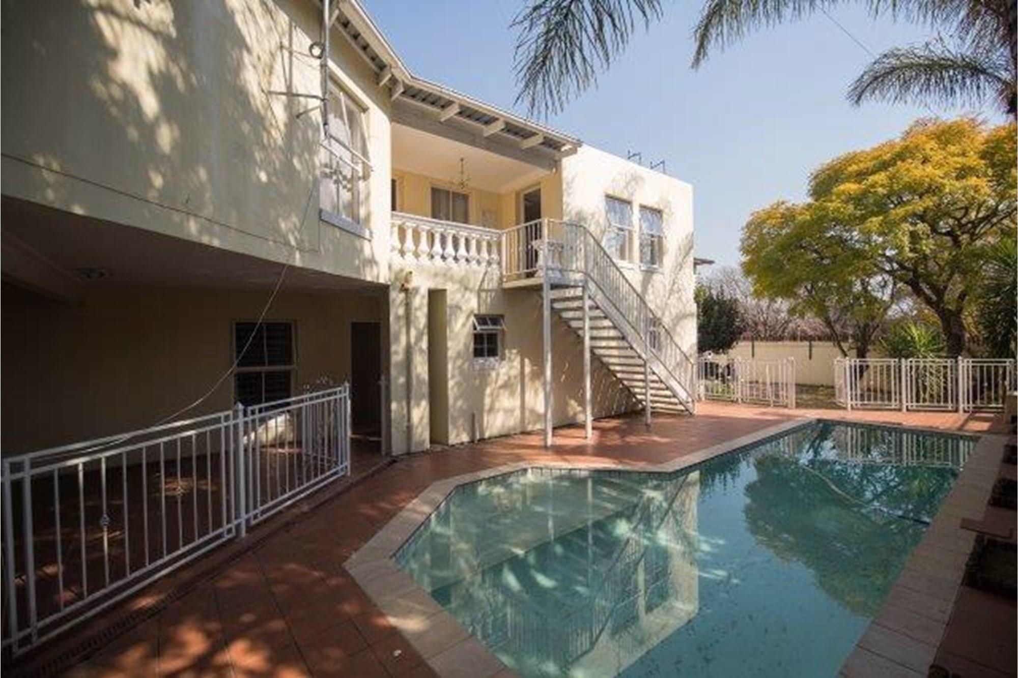 Upmarket 12 Bedroom 5 Star Guesthouse, In the Heart of Brooklyn, In A Secure Estate 3