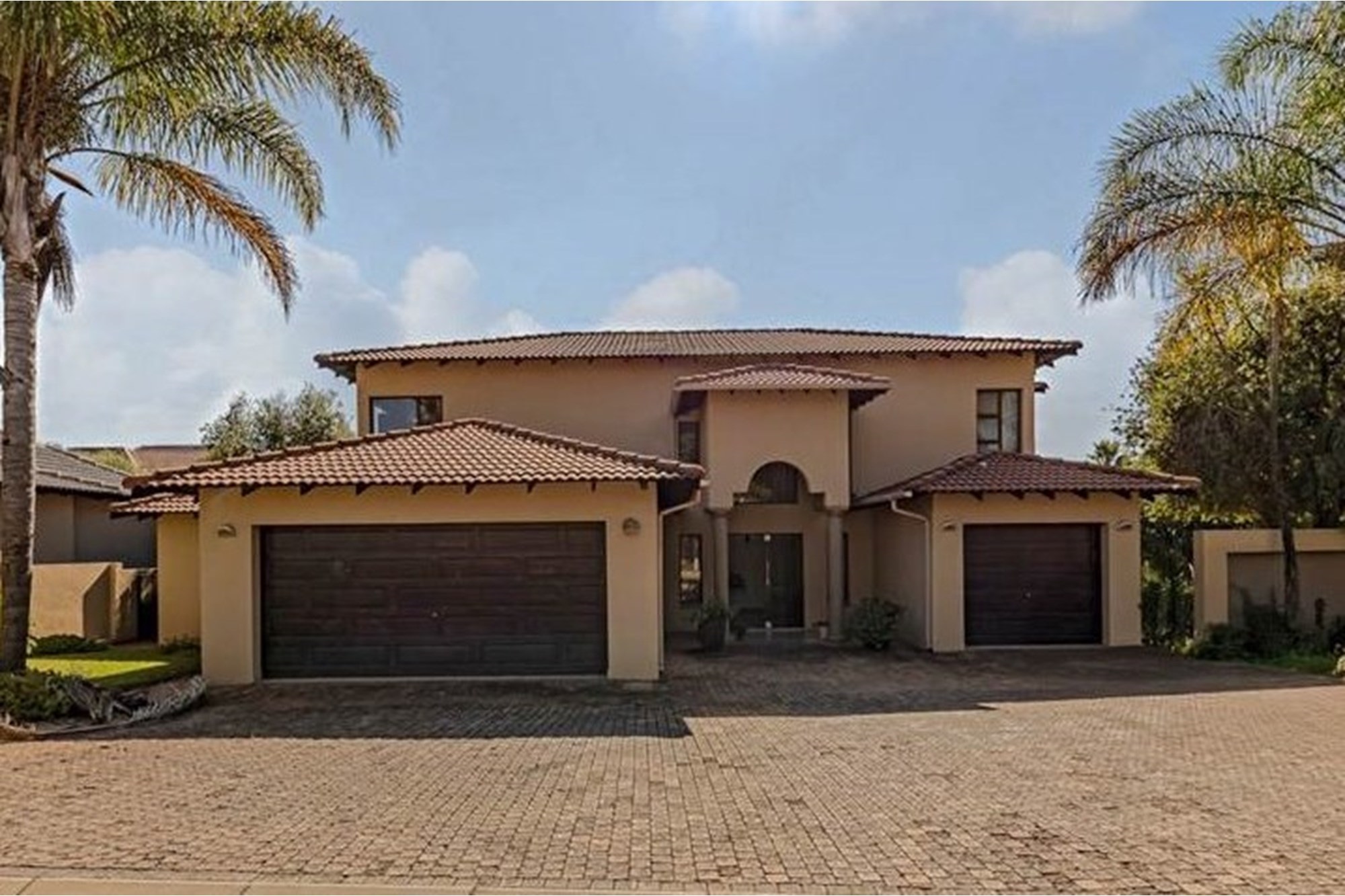 House for sale in Ruimsig, Roodepoort, 379 m²