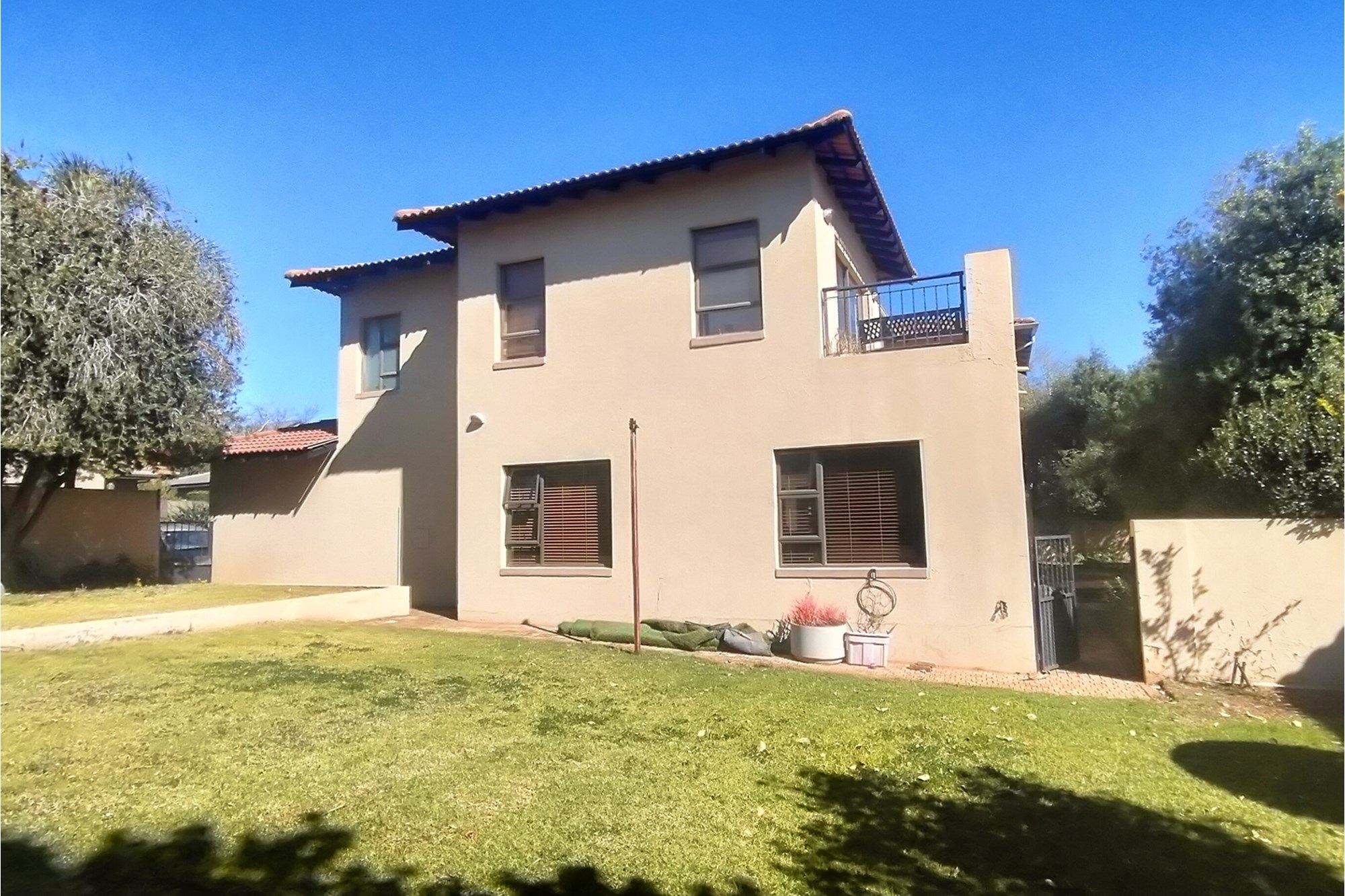 House for sale in Ruimsig, Roodepoort, 379 m²
