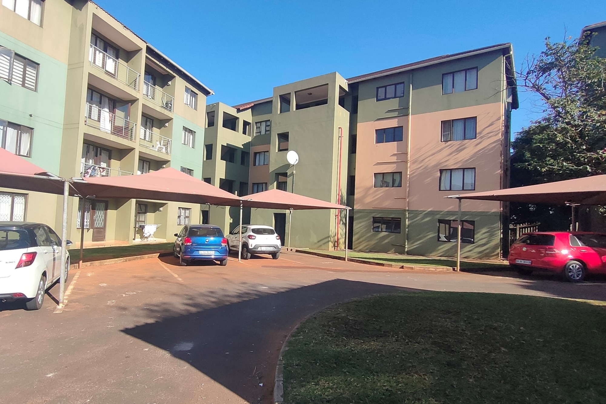 "Wheel-Chair friendly 2-Bed in Woodridge!"