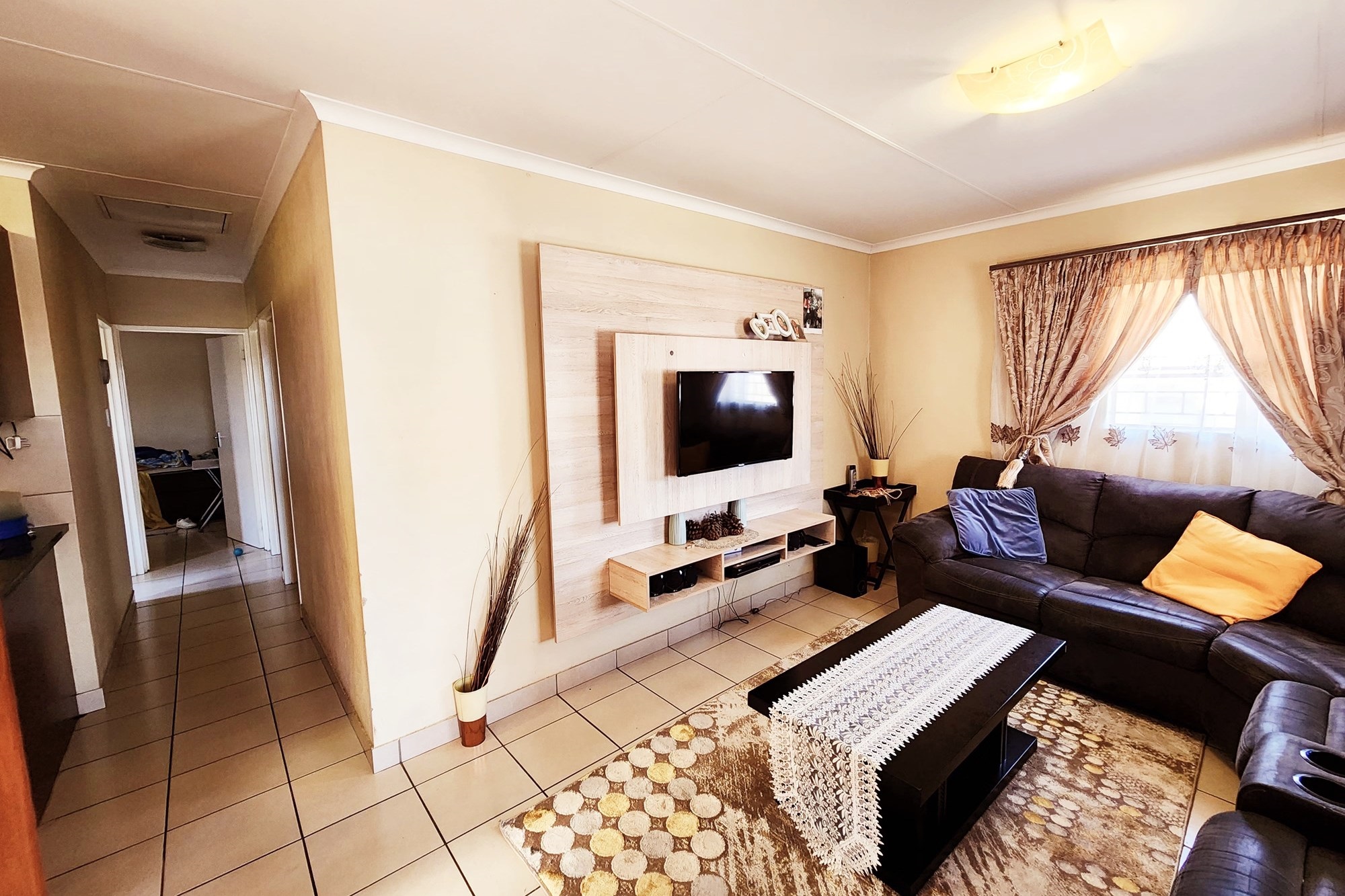 Special 3 bedroom and 2 bathroom house for Sale in Security Complex