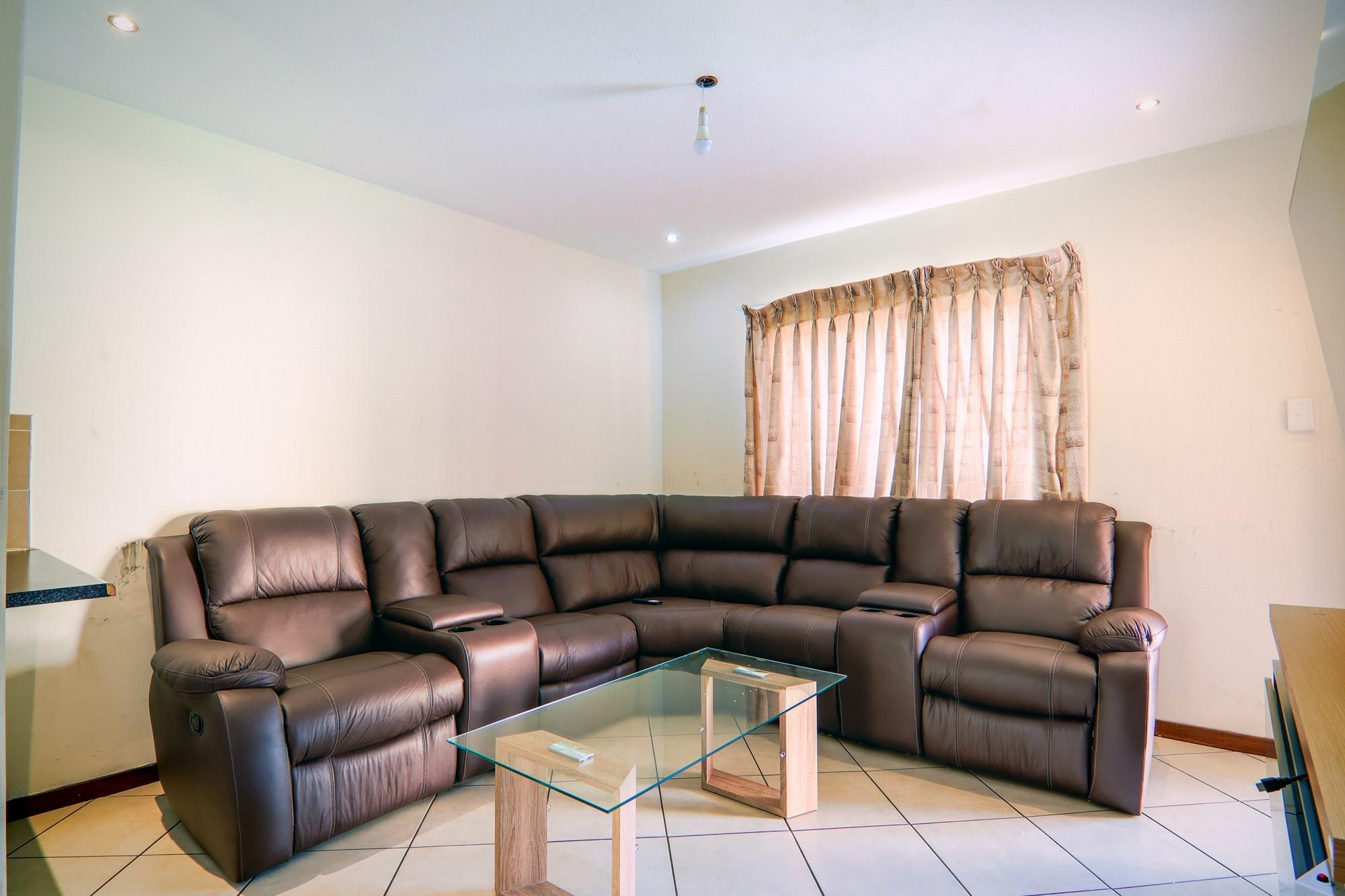 2 Bedroom Ground Floor Apartment For Sale in Centurion