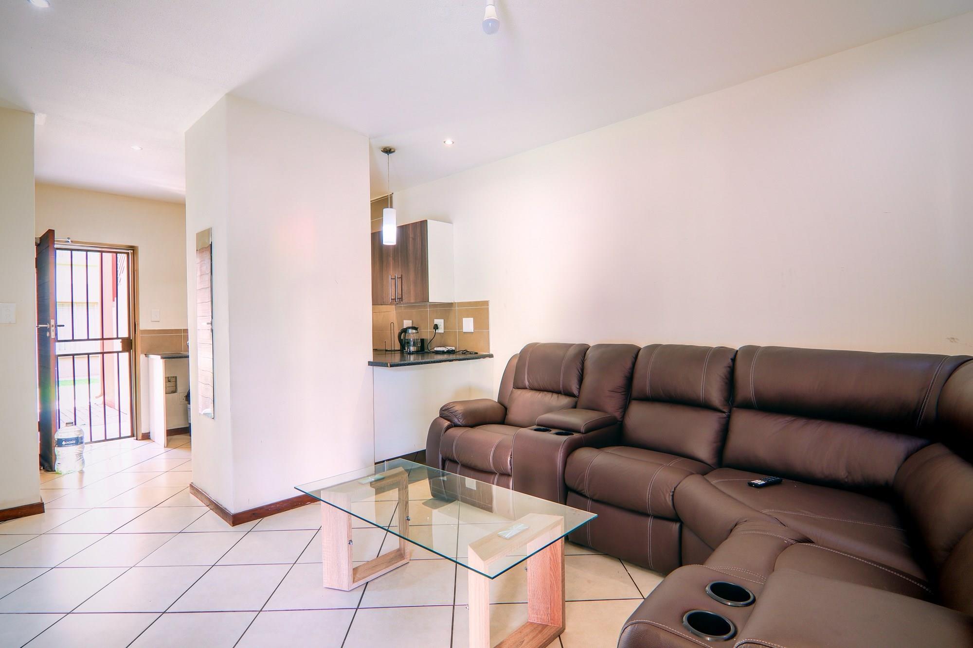2 Bedroom Ground Floor Apartment For Sale in Centurion