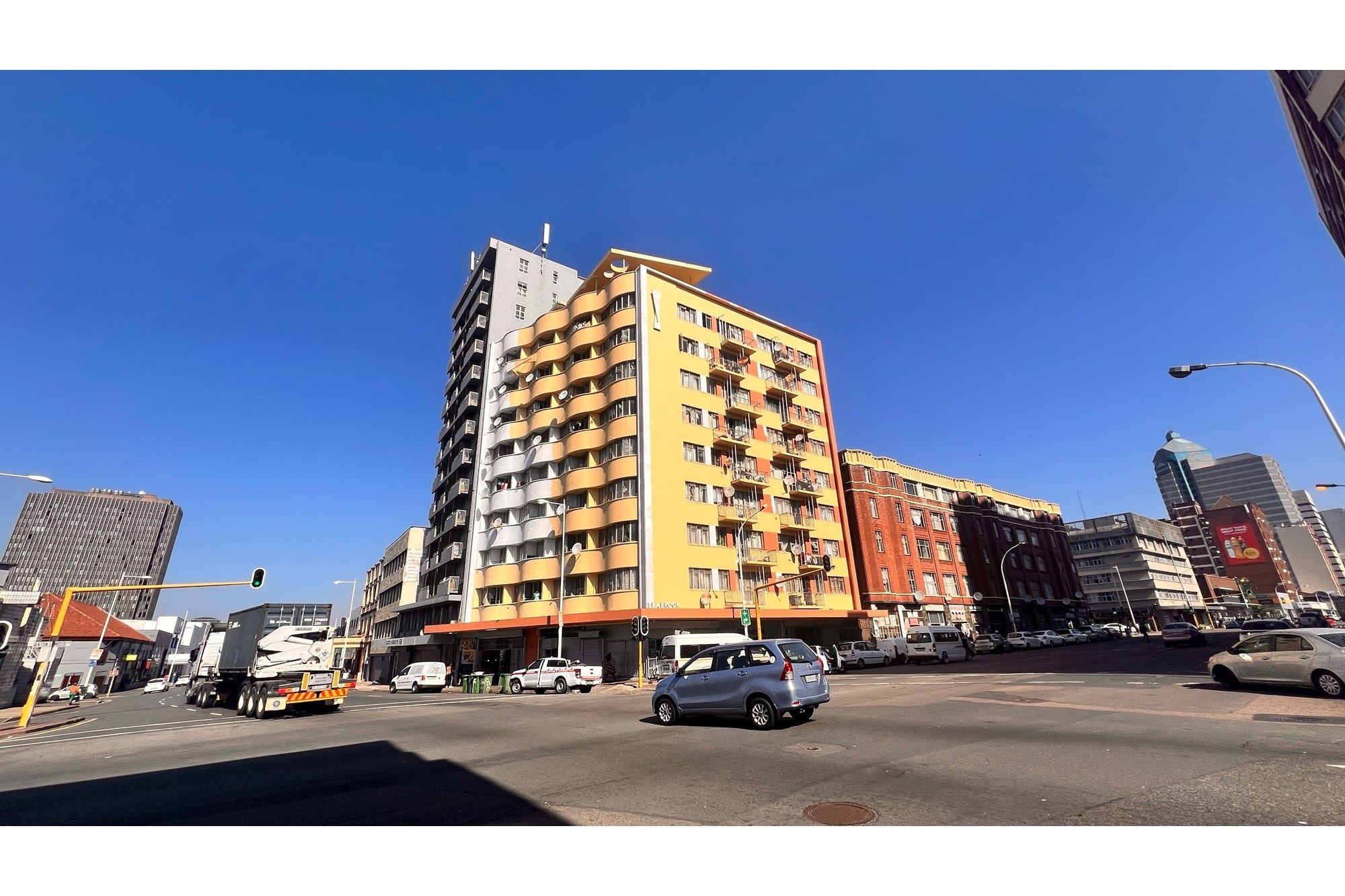 Investment Opportunity, Expand your Portfolio with this Studio Apartment for Sale in South Beach.