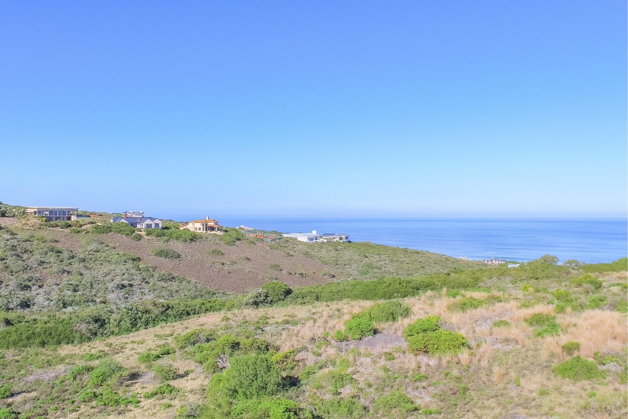 Vacant stand with Sea and Valley views!