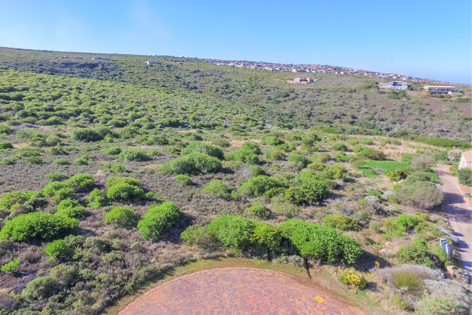 Vacant stand with Sea and Valley views!