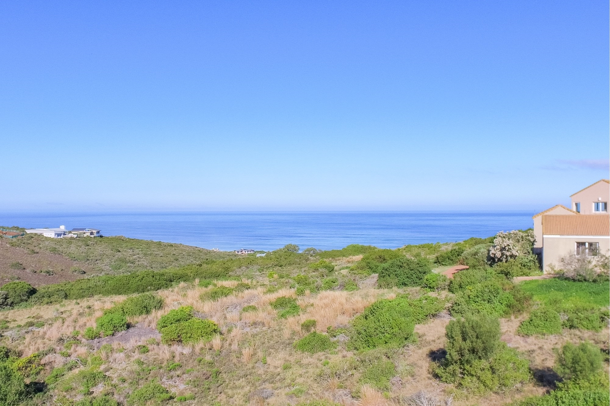 Vacant stand with Sea and Valley views!