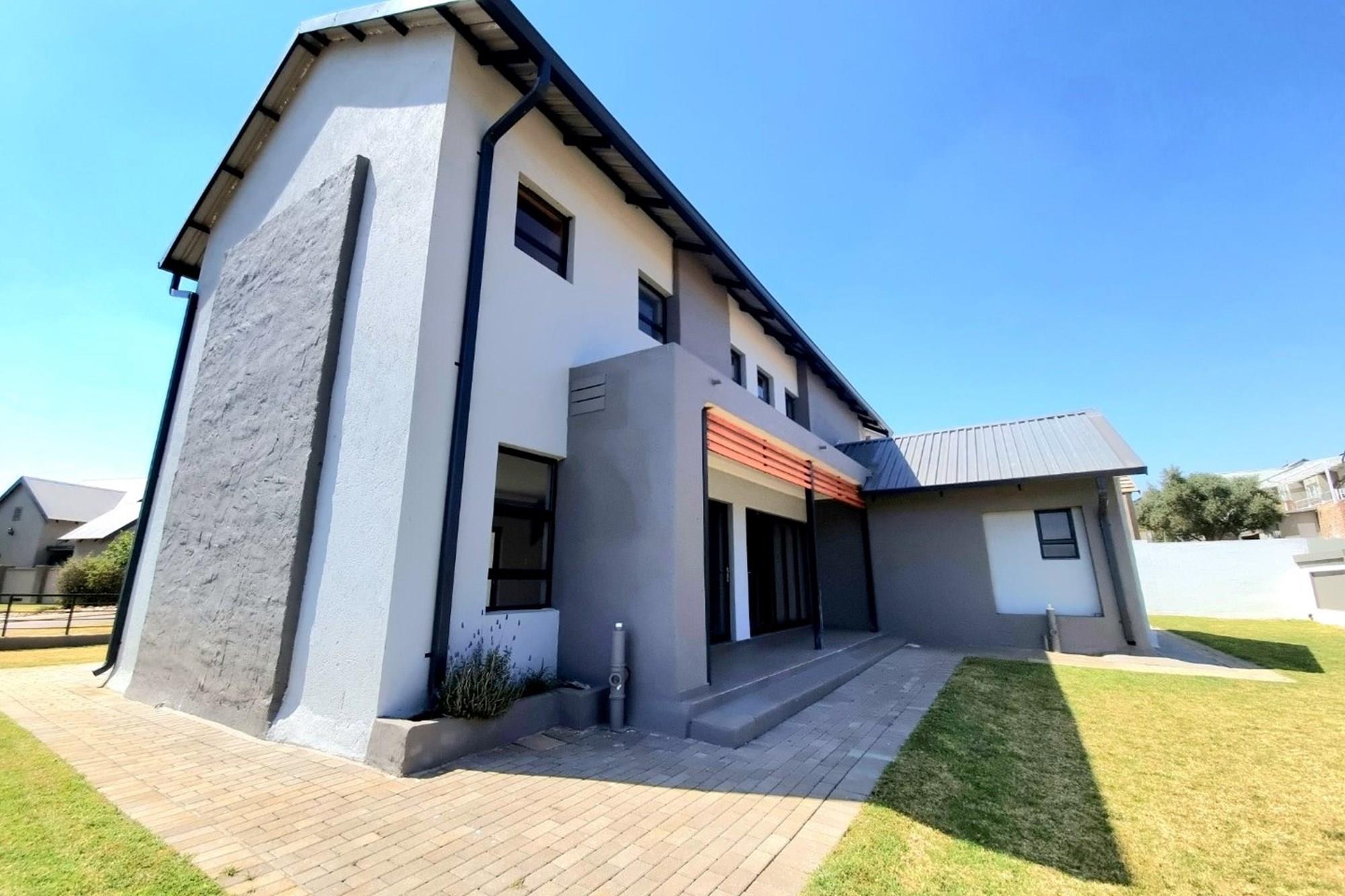 Newly Built 4 Bedroom 4 Bathroom House