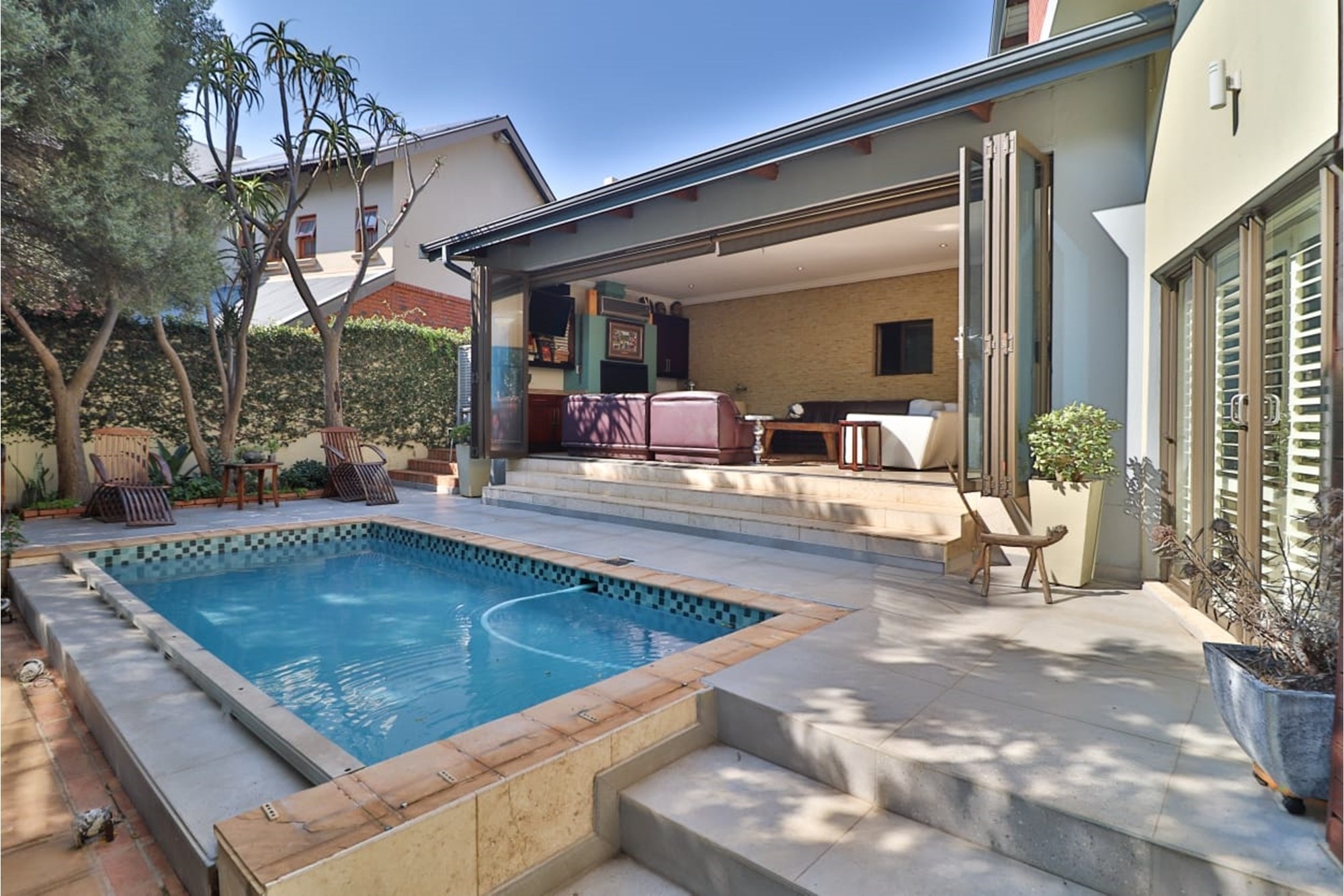 Exquisite 5-Bedroom Home in Waterkloof Golf Estate