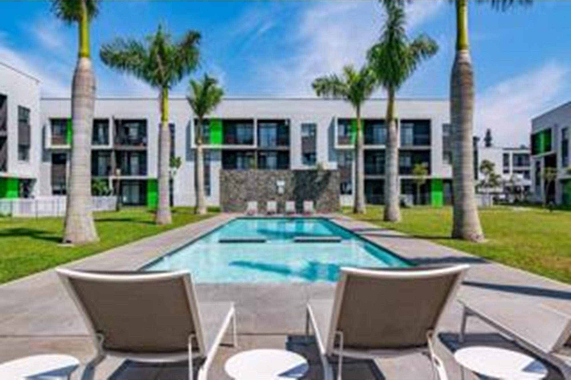 Charming 2-Bed,1 bath Vibrant Ballito area !!!