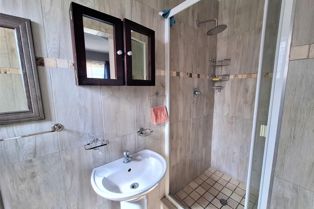 2 bedroom, 2 bathroom Apartment to Rent in Lockwood Ext 29