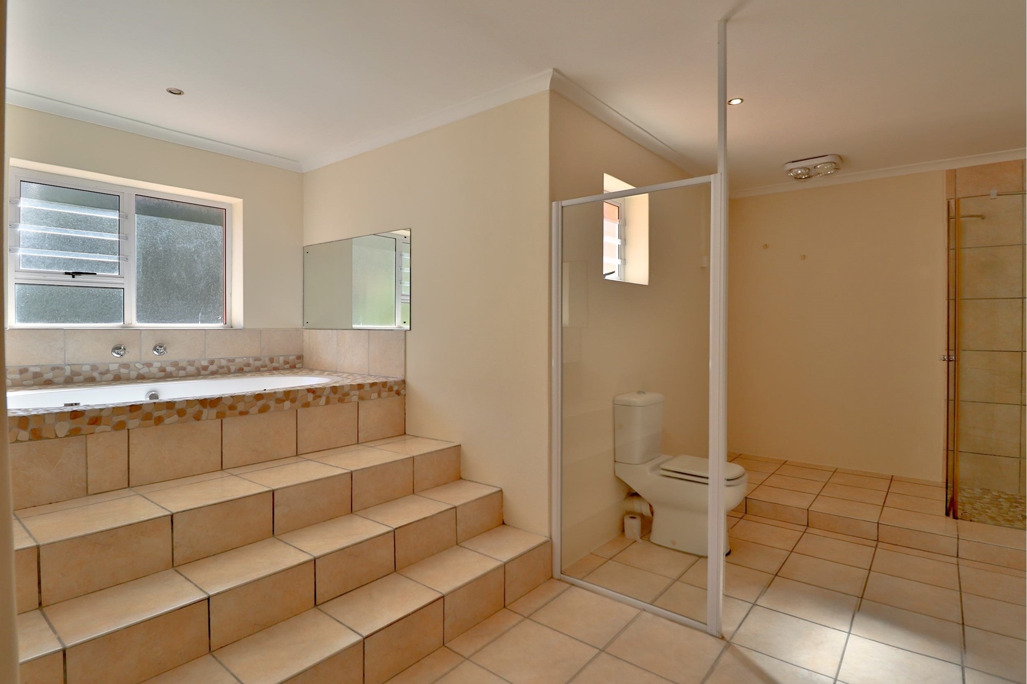 House for sale in Onrus, Hermanus, 407 m²