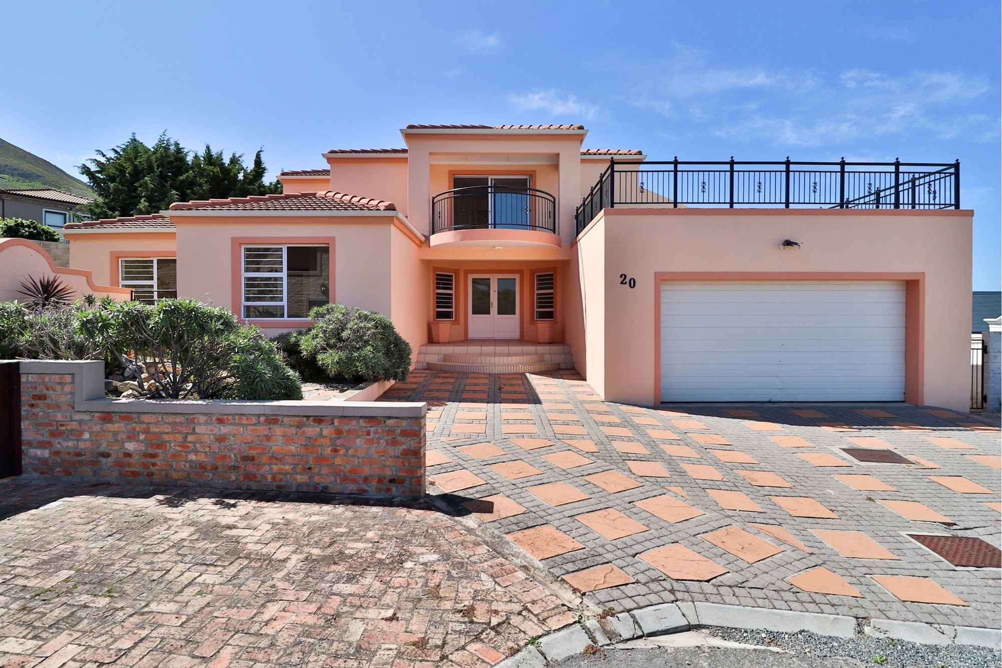 House for sale in Onrus, Hermanus, 407 m²