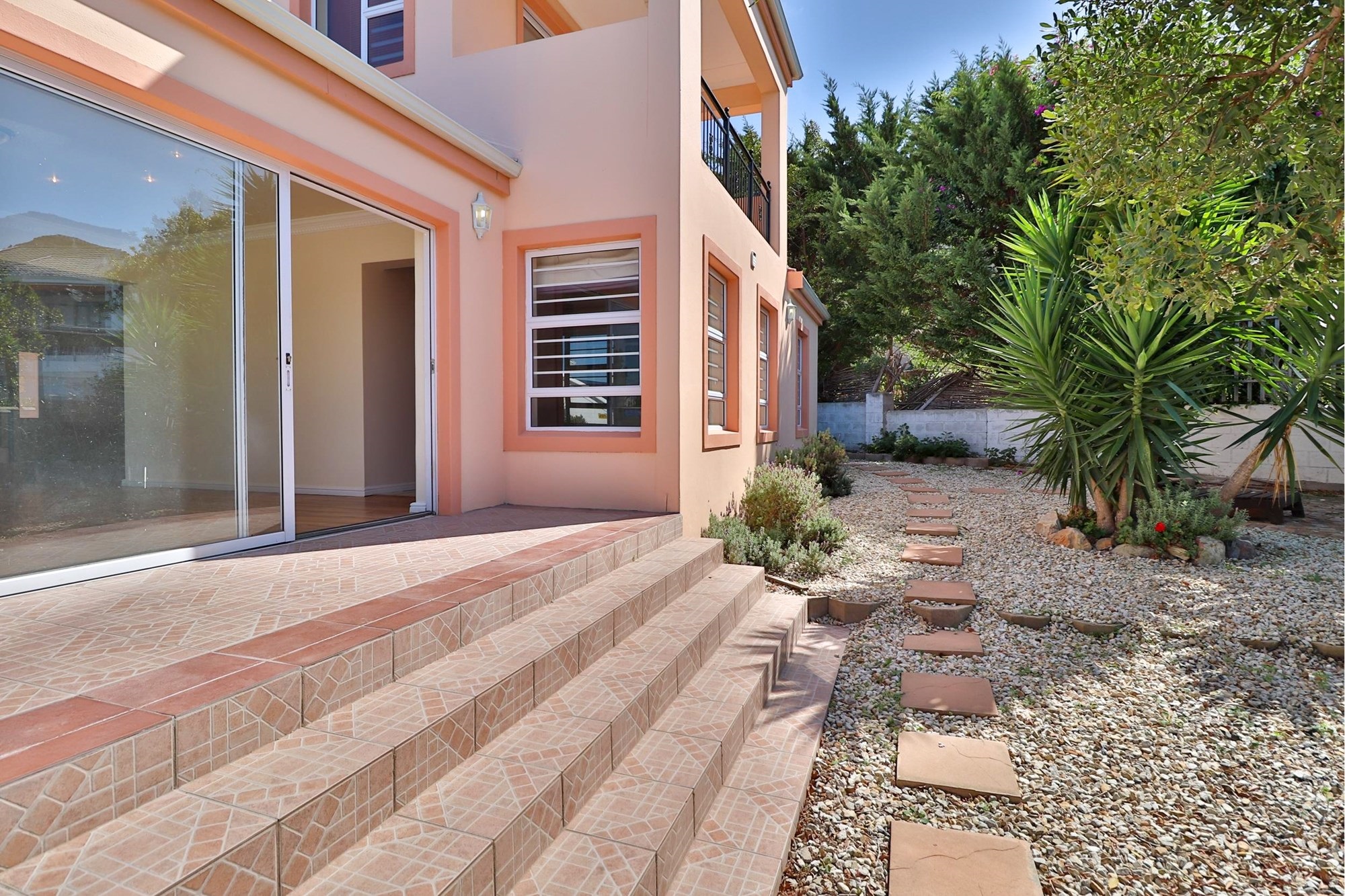 House for sale in Onrus, Hermanus, 407 m²