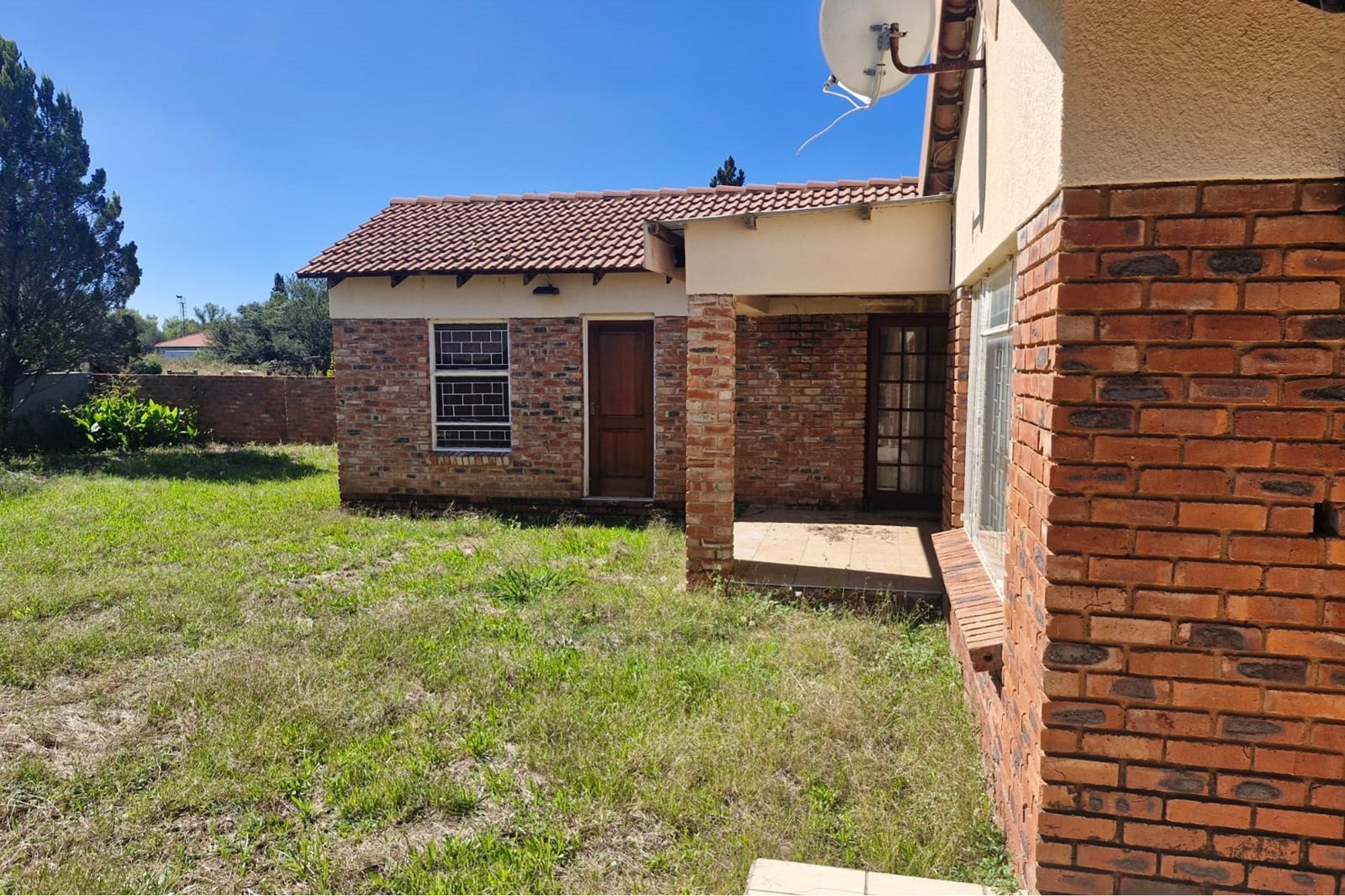 House for sale in La Hoff, Klerksdorp, North West, 1616 m²