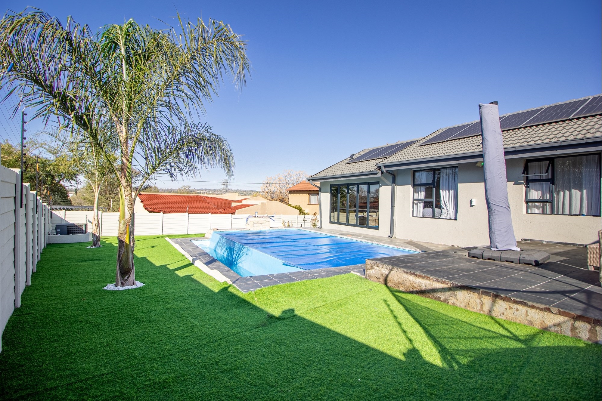 "Modern Elegance: Dream Home in Bloubosrand, with solar, complete off the grid.