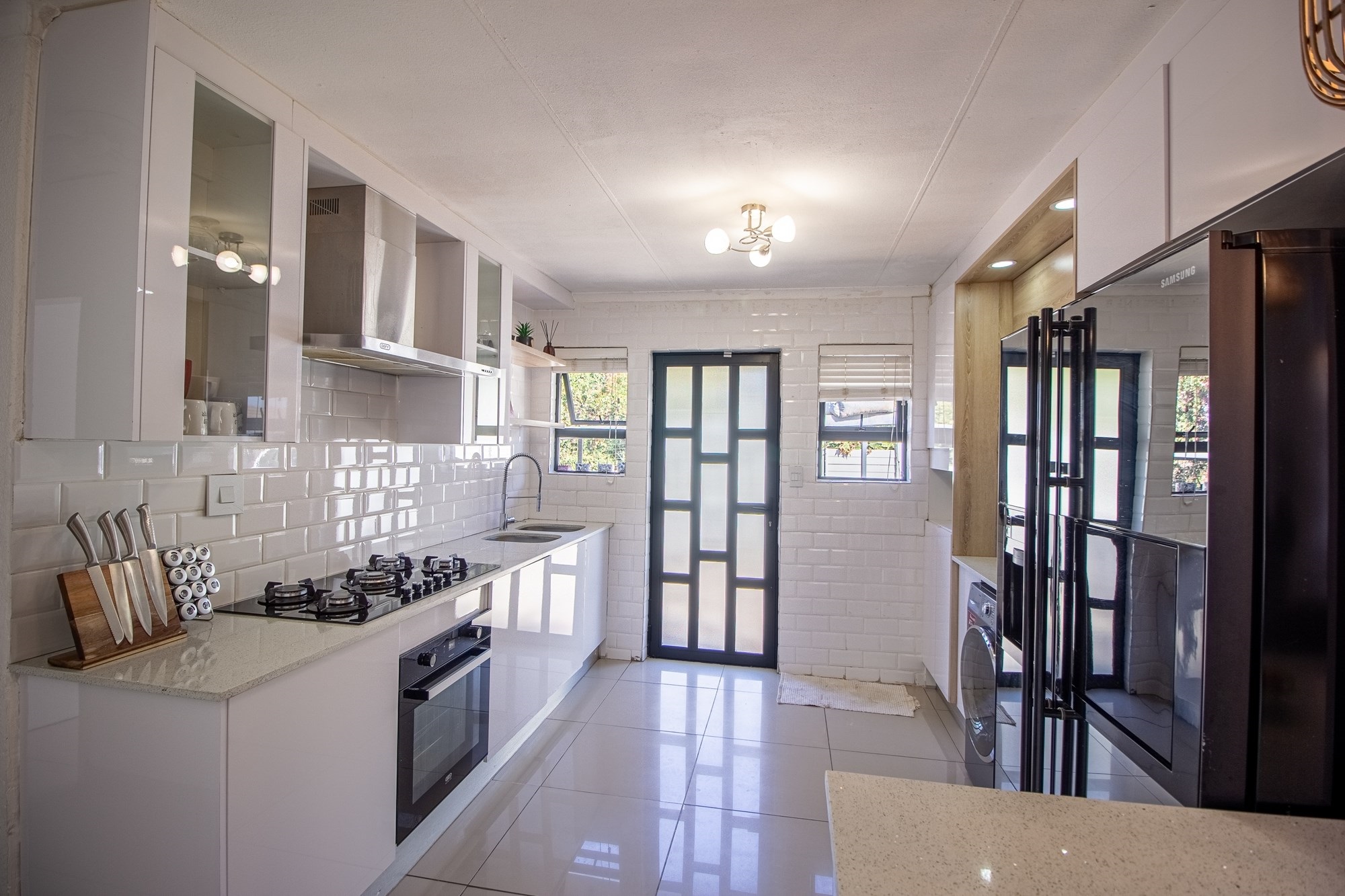 "Modern Elegance: Dream Home in Bloubosrand, with solar, complete off the grid.
