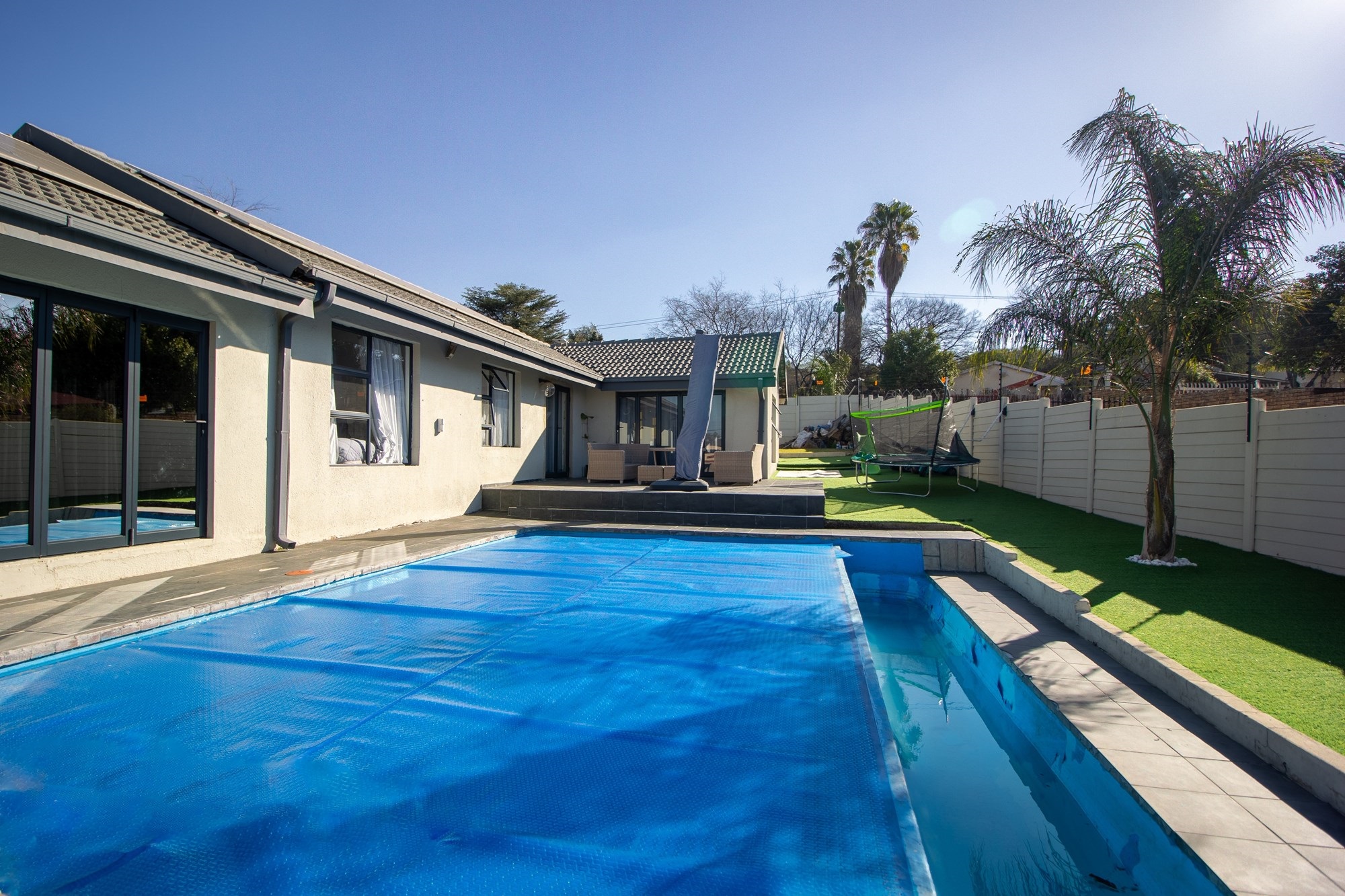"Modern Elegance: Dream Home in Bloubosrand, with solar, complete off the grid.