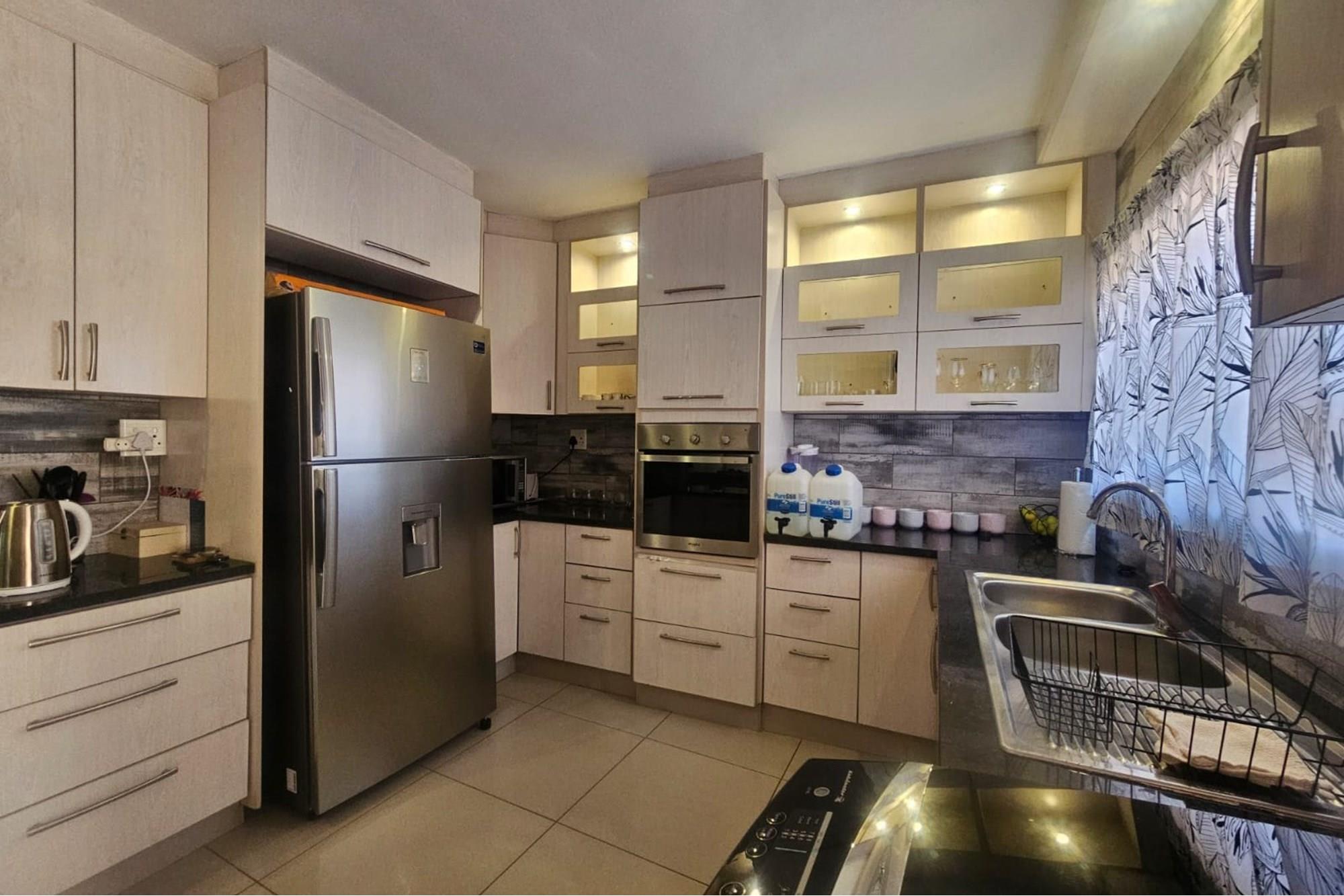 Classic Queenslander Charm With Designer Stlyle And Luxury With A Newly upgraded bathroom