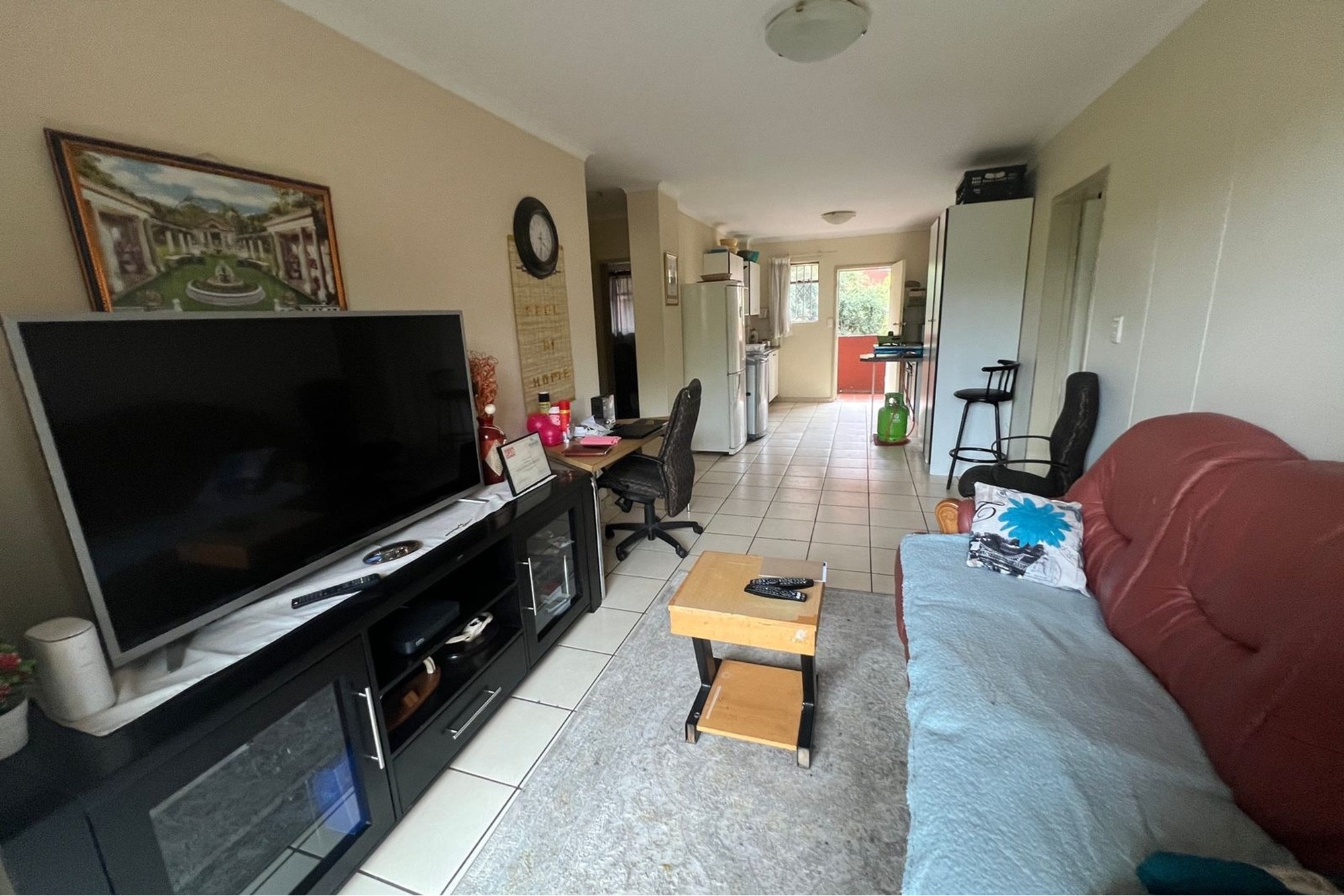 Spacious 3-Bedroom Apartment in Prime Zwartkop Location