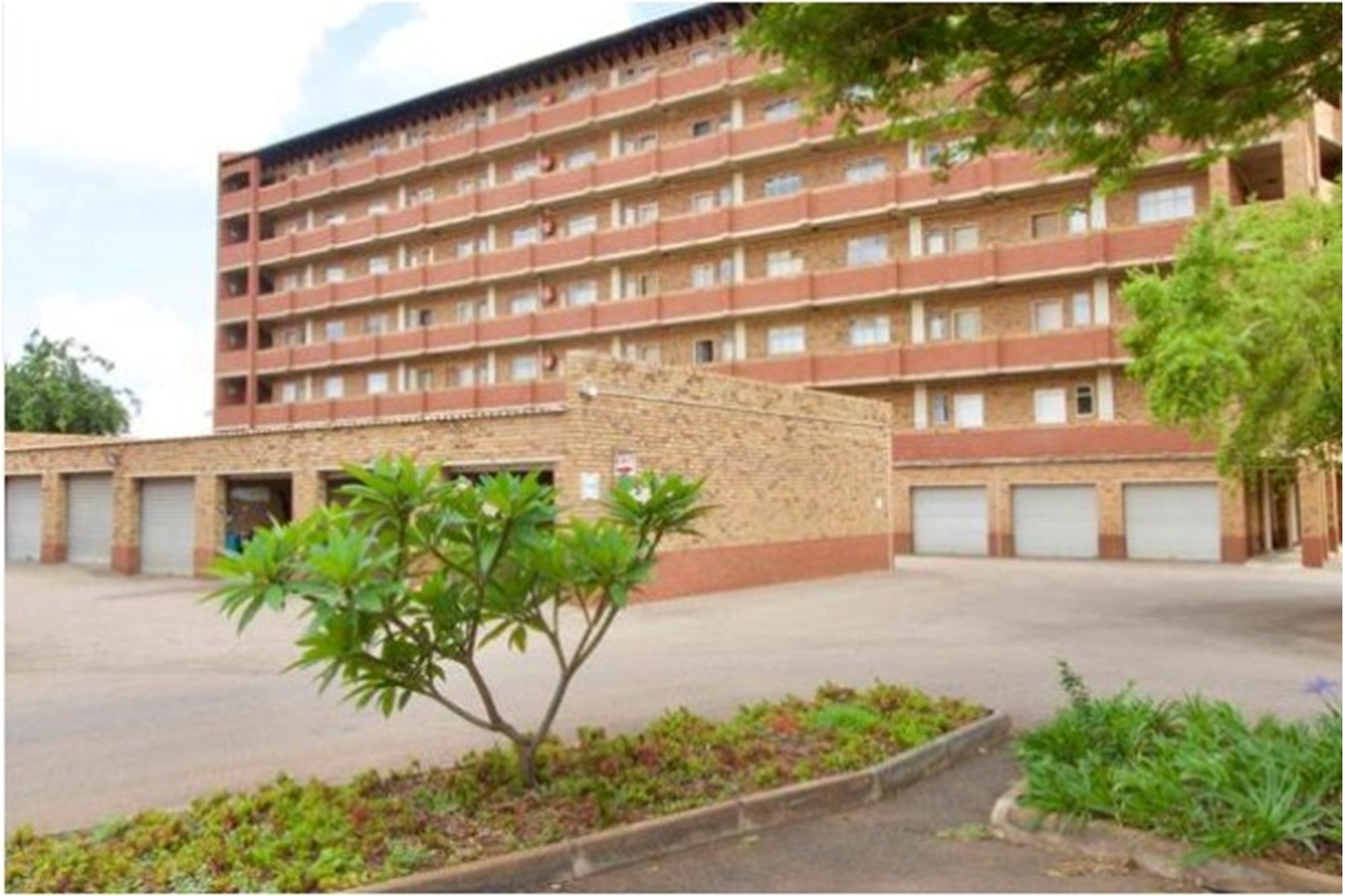 Spacious 3-Bedroom Apartment in Prime Zwartkop Location