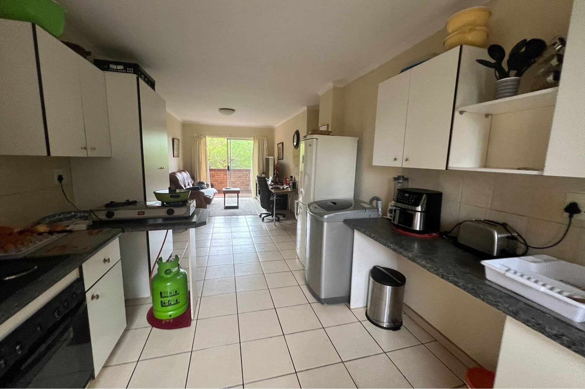Spacious 3-Bedroom Apartment in Prime Zwartkop Location