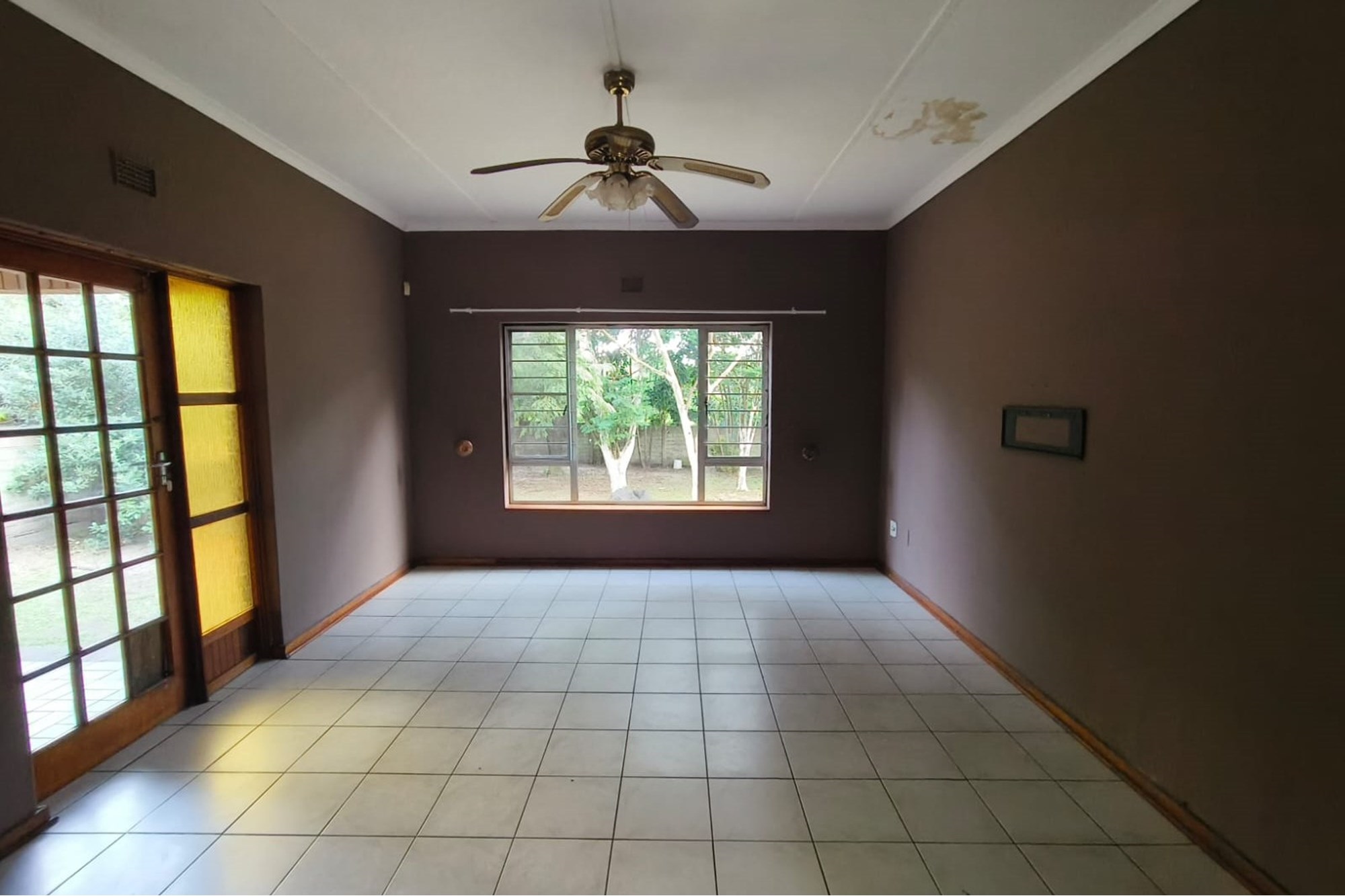 A 2 bedroom flatlet with a spacious 3 bedroomed home.