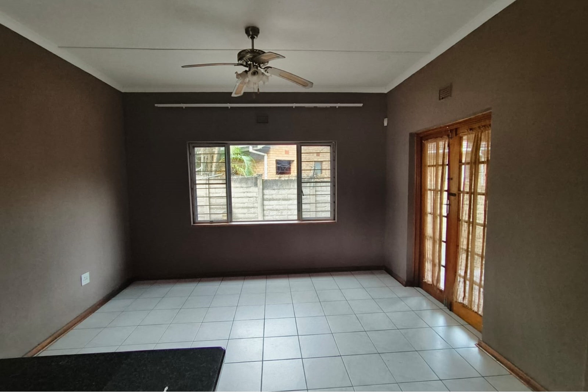 A 2 bedroom flatlet with a spacious 3 bedroomed home.