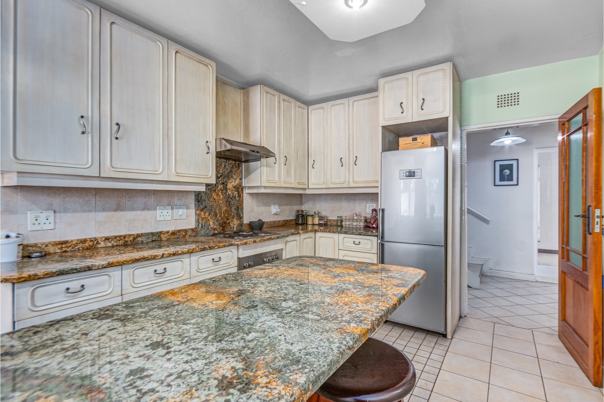Video included! 3-level Townhouse with a fully functional and enclosed apartment, in Atholl!