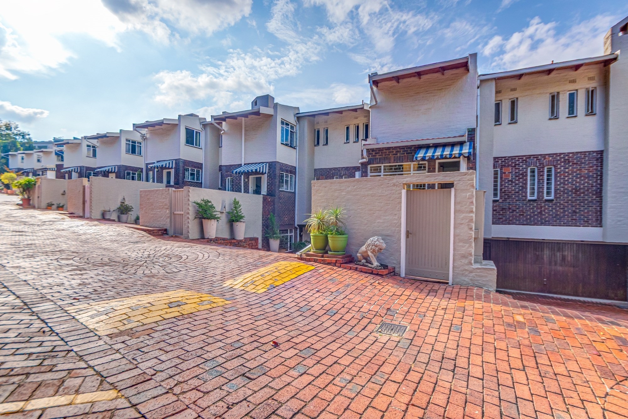 Video included! 3-level Townhouse with a fully functional and enclosed apartment, in Atholl!