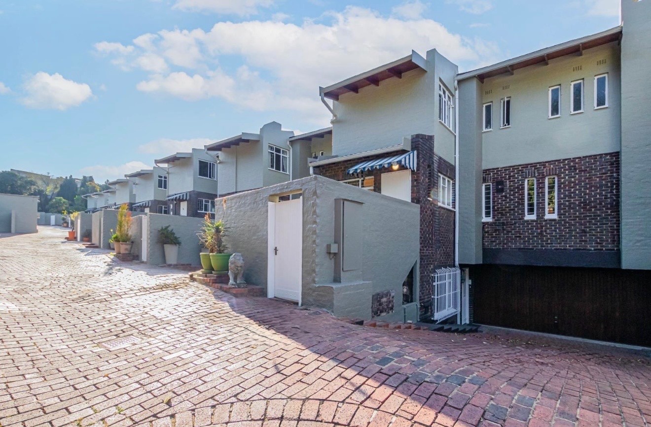 Townhouse for sale in Atholl, Sandton, 233 m²