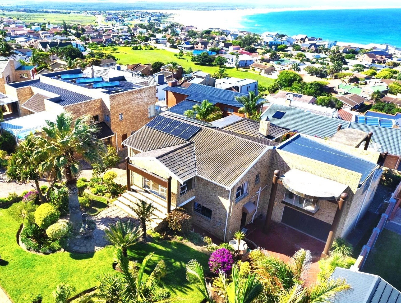 Luxury Coastal Residence 270-Degree Panoramic Ocean Views Prestigious Wavecrest