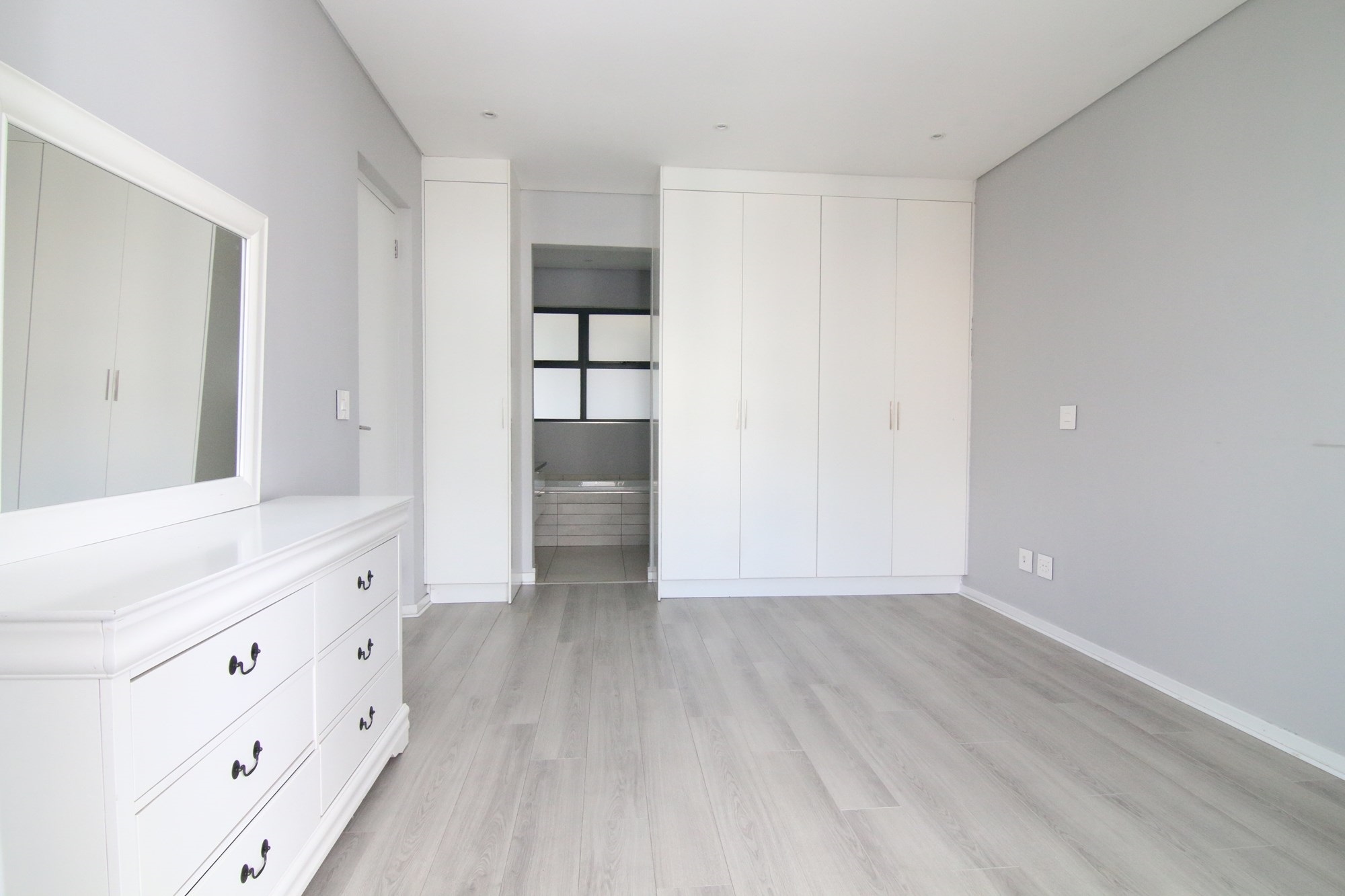 Modern Luxury Apartment | Premium Finishes and World-Class Estate Living