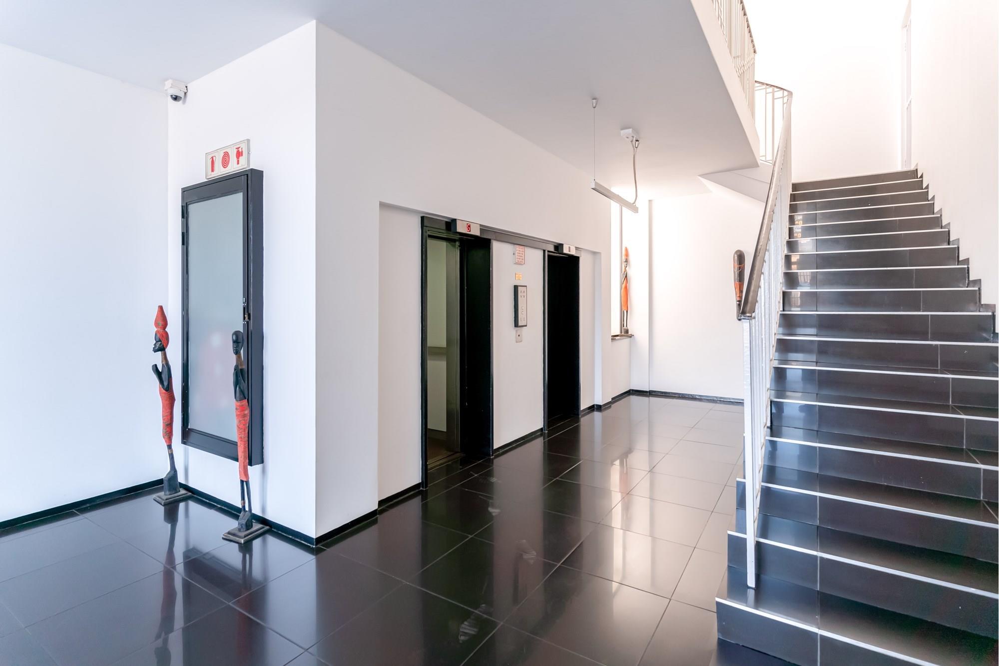 Beautiful Loft In Iconic Location - The Sky Is The Limit