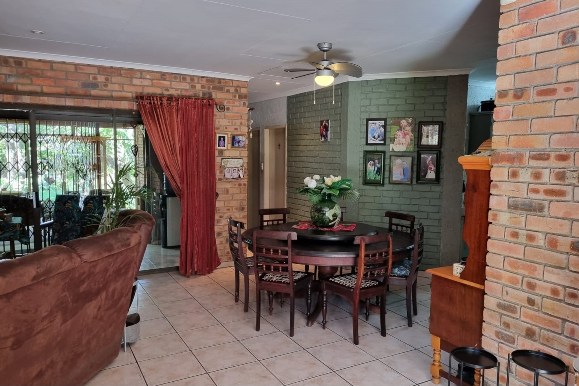 A Rare Gem in Hectorspruit - Where Style, Space and Serenity Meet